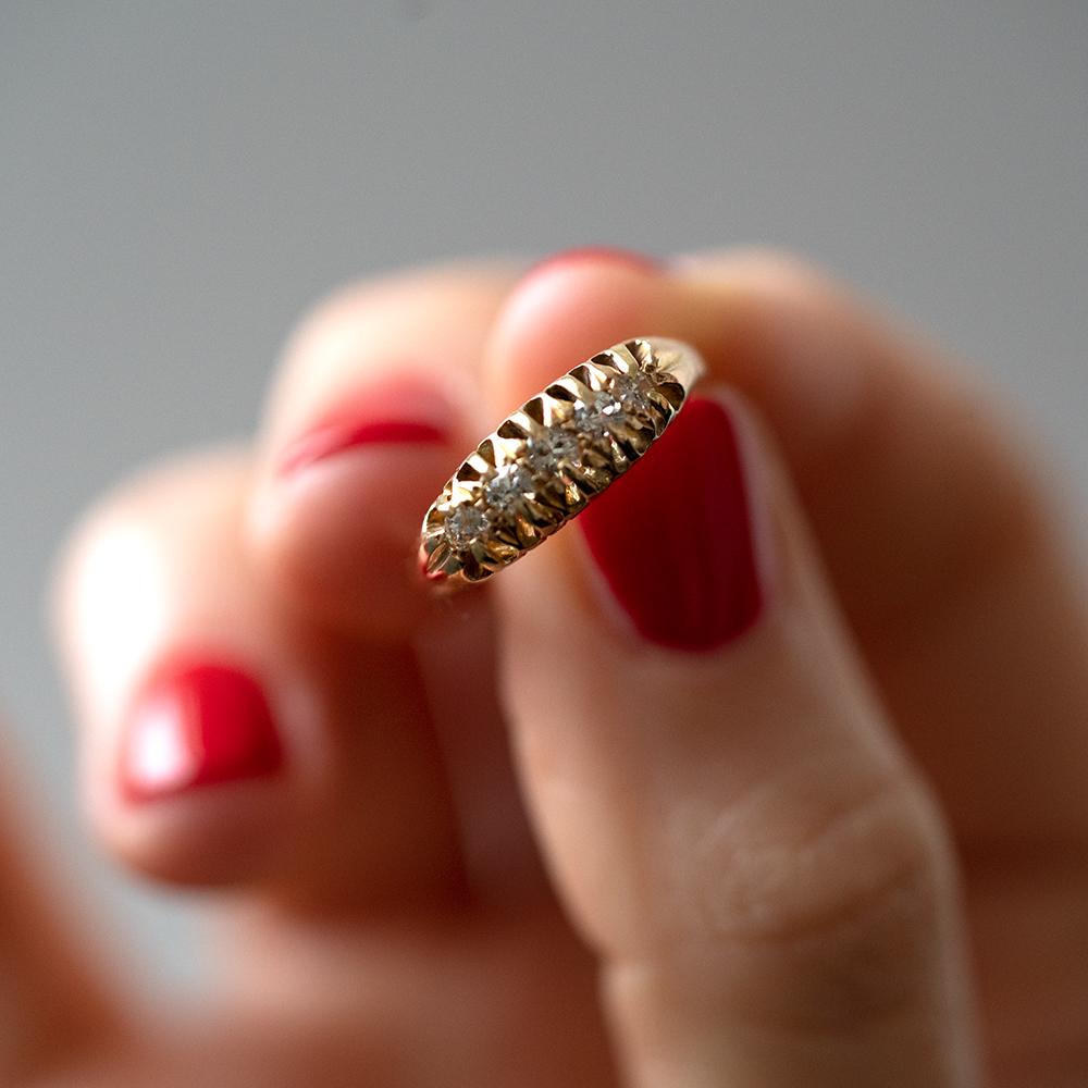 Bague Edouardienne ancienne en or 18ct avec 0,25ct de diamants Bon état - En vente à London, GB