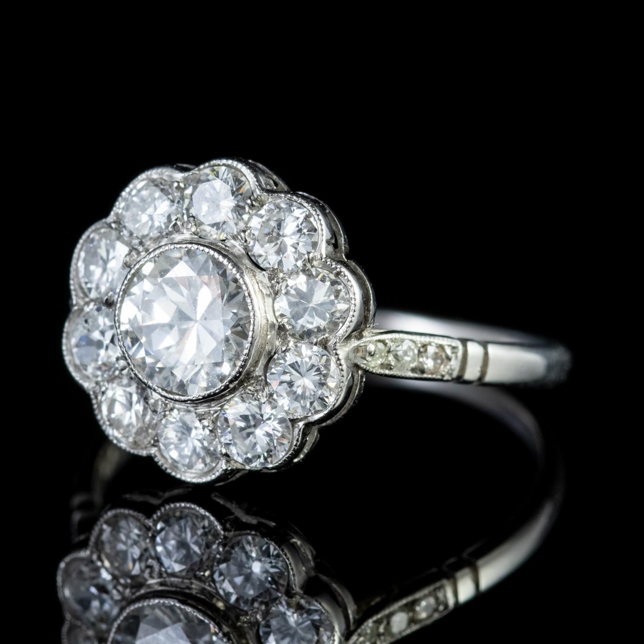 Antique Edwardian 18ct Gold 1.80ct of Diamond circa 1915 Diamond Cluster Ring In Good Condition In Lancaster, Lancashire