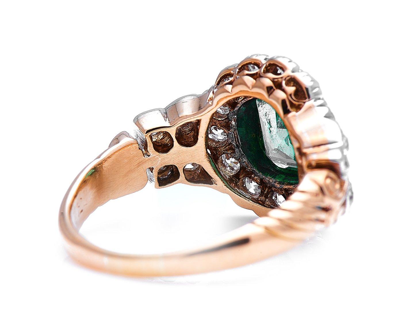 Antique, Edwardian, 18 Carat Gold, Garland Style, Emerald and Diamond Ring In Excellent Condition In Rochford, Essex