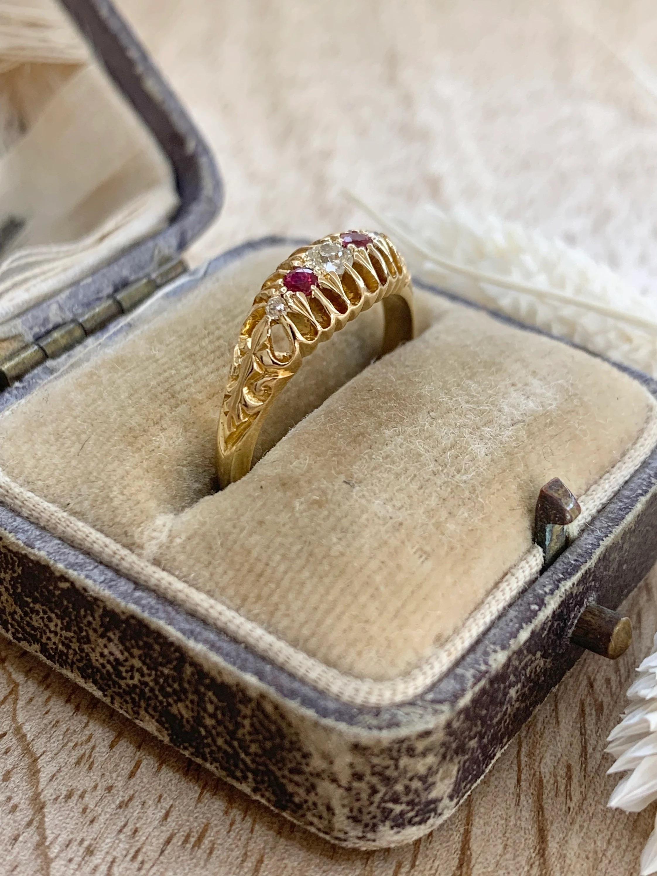 Old European Cut Antique Edwardian 18ct Gold Ruby & Diamond Ring With Hand Carved Shoulders For Sale