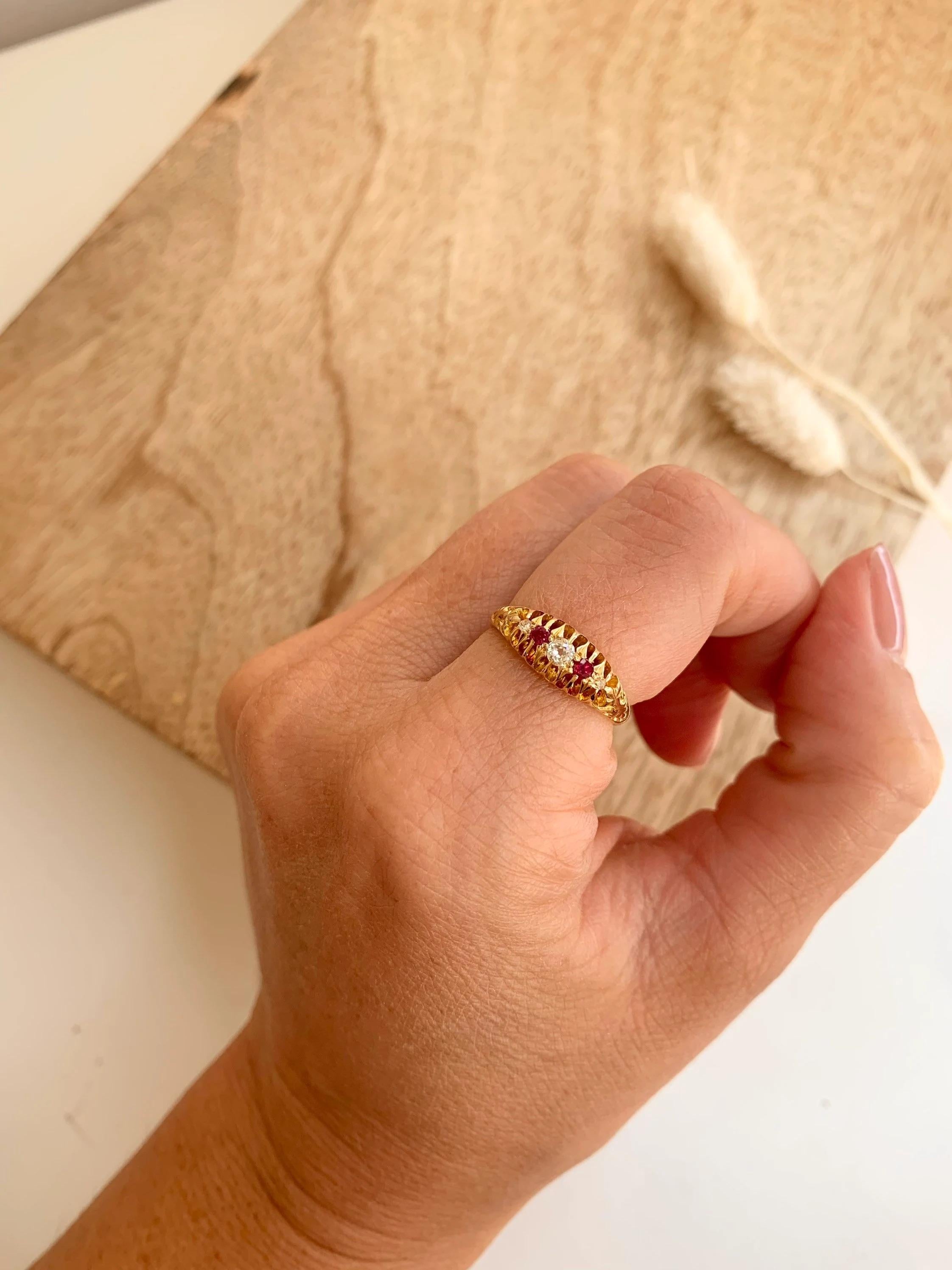 Women's or Men's Antique Edwardian 18ct Gold Ruby & Diamond Ring With Hand Carved Shoulders For Sale