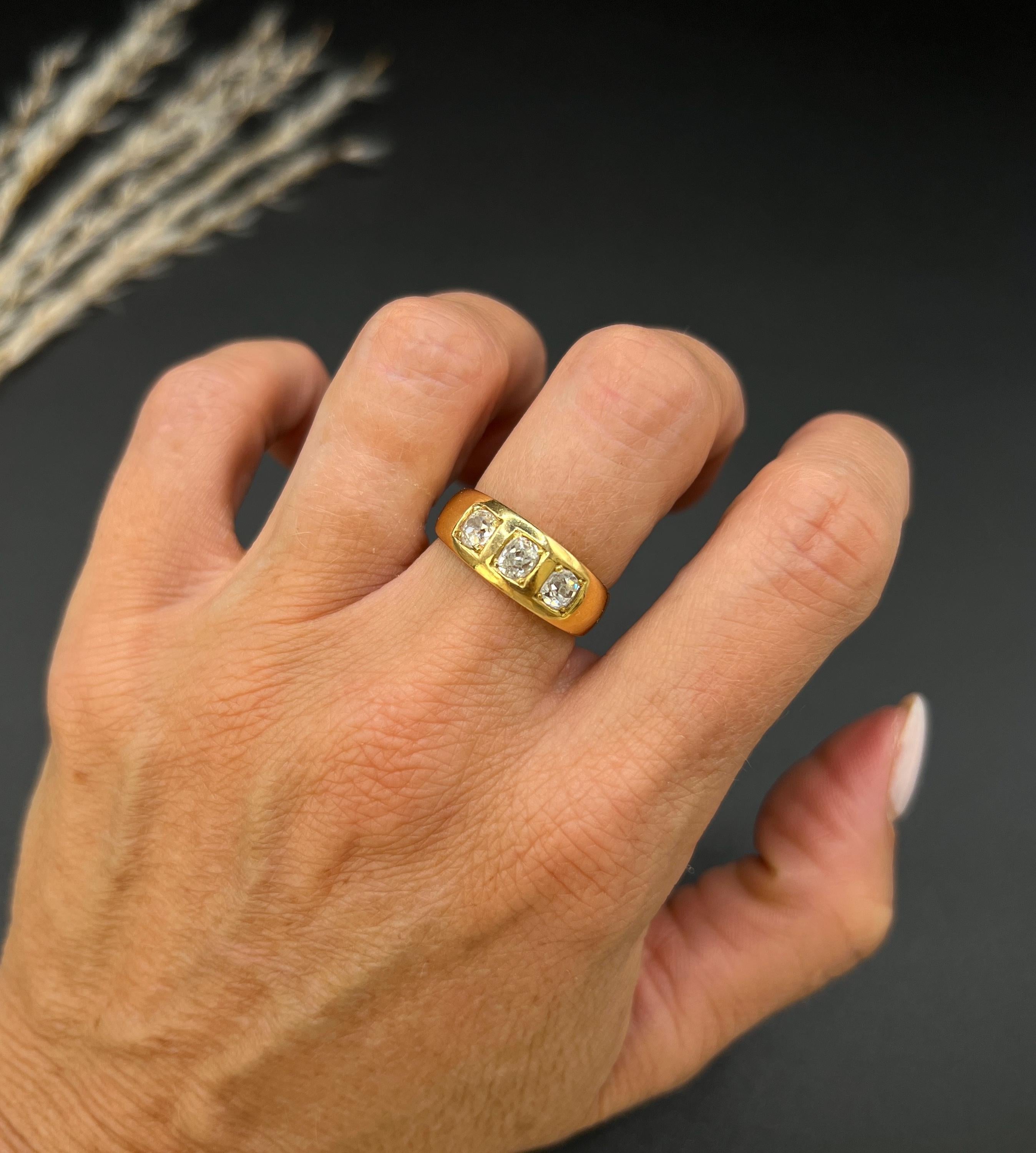 Edoardiano Anello antico edoardiano a fascia in oro giallo 18ct con diamanti, misura 6 in vendita