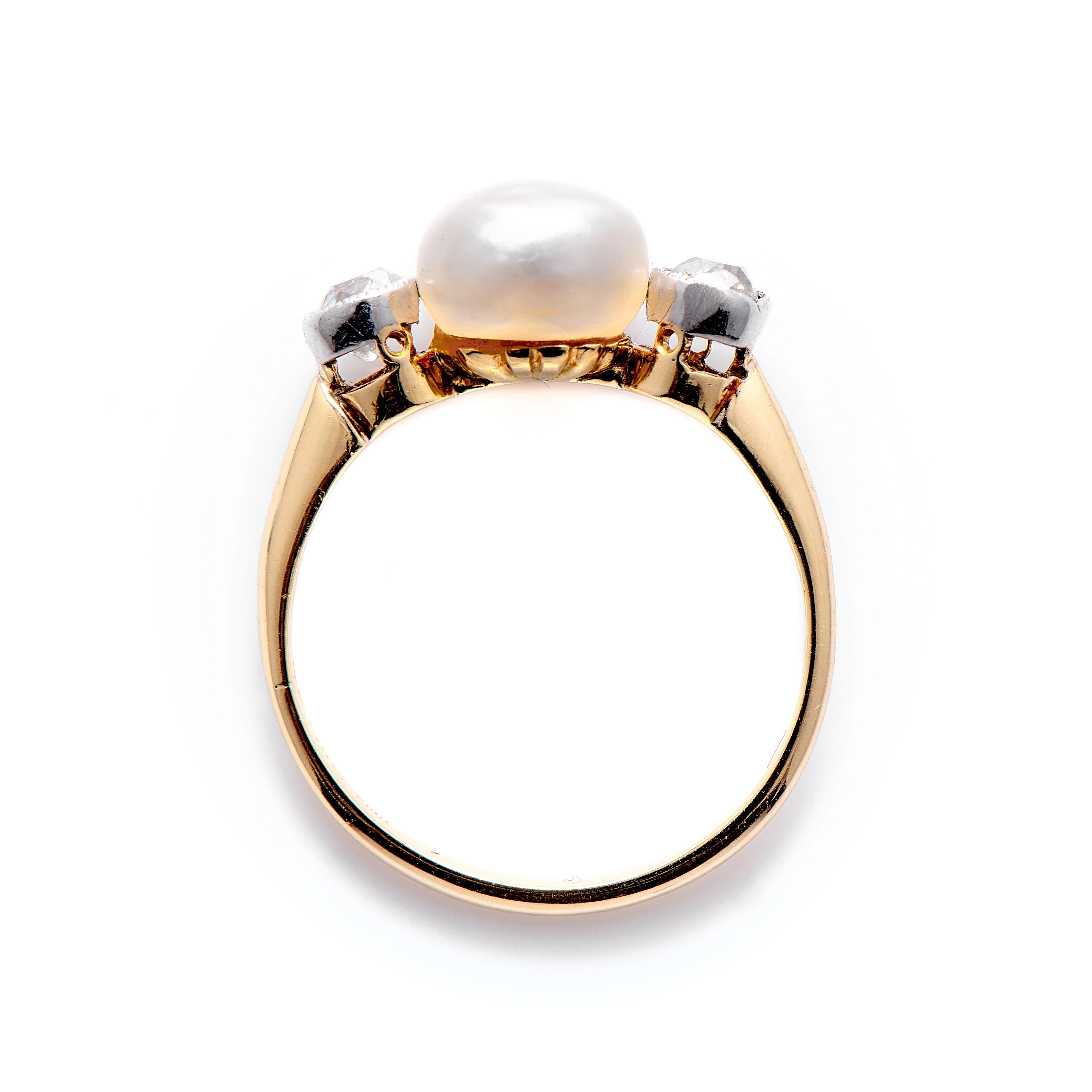 Antique, Edwardian, 18ct Yellow Gold, Natural Pearl and Diamond Three-Stone Ring In Excellent Condition In Rochford, Essex