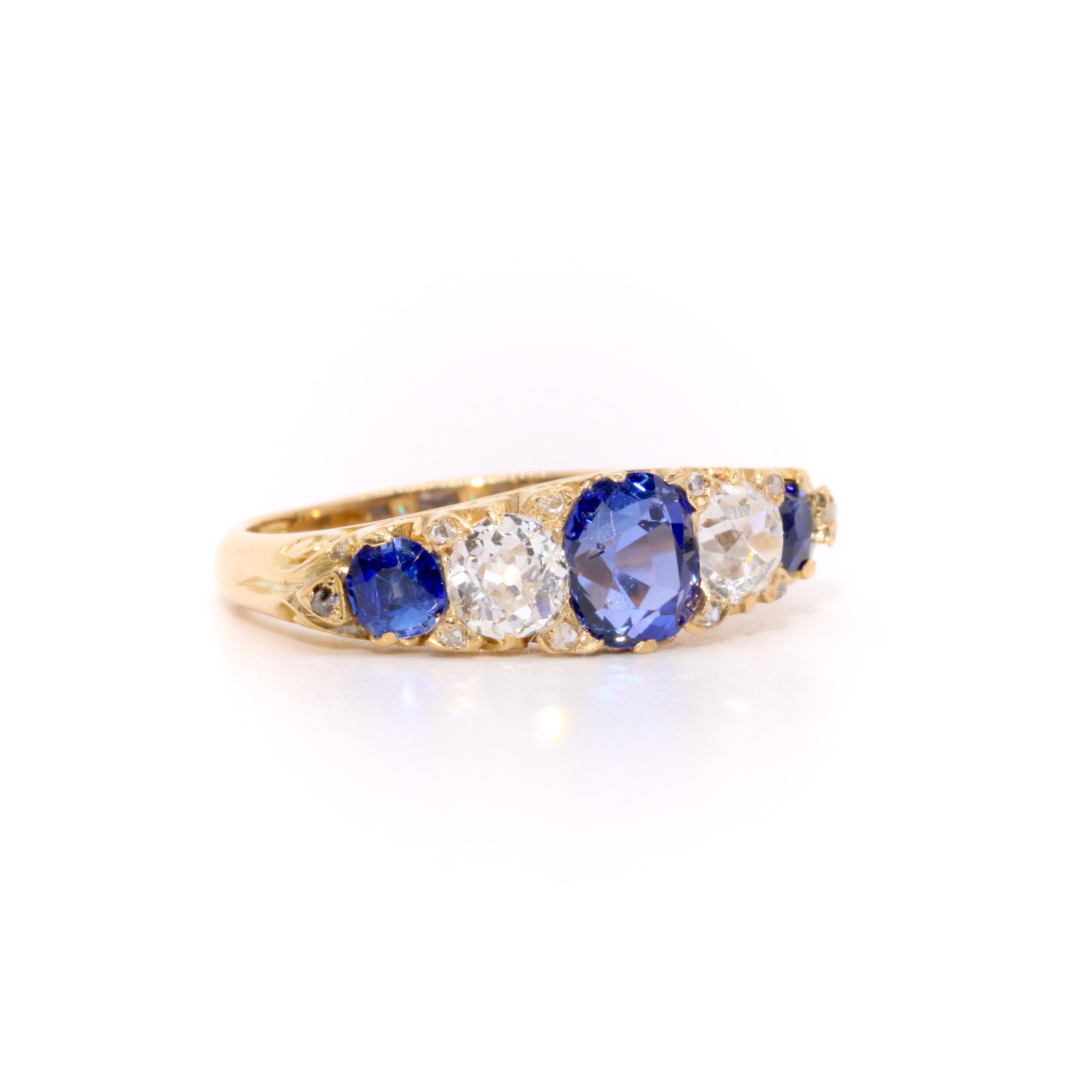 Antique Edwardian 18K Gold 1.51tgw Sapphire and Old Cut Diamond 5 Stone Ring In Good Condition For Sale In Staines-Upon-Thames, GB