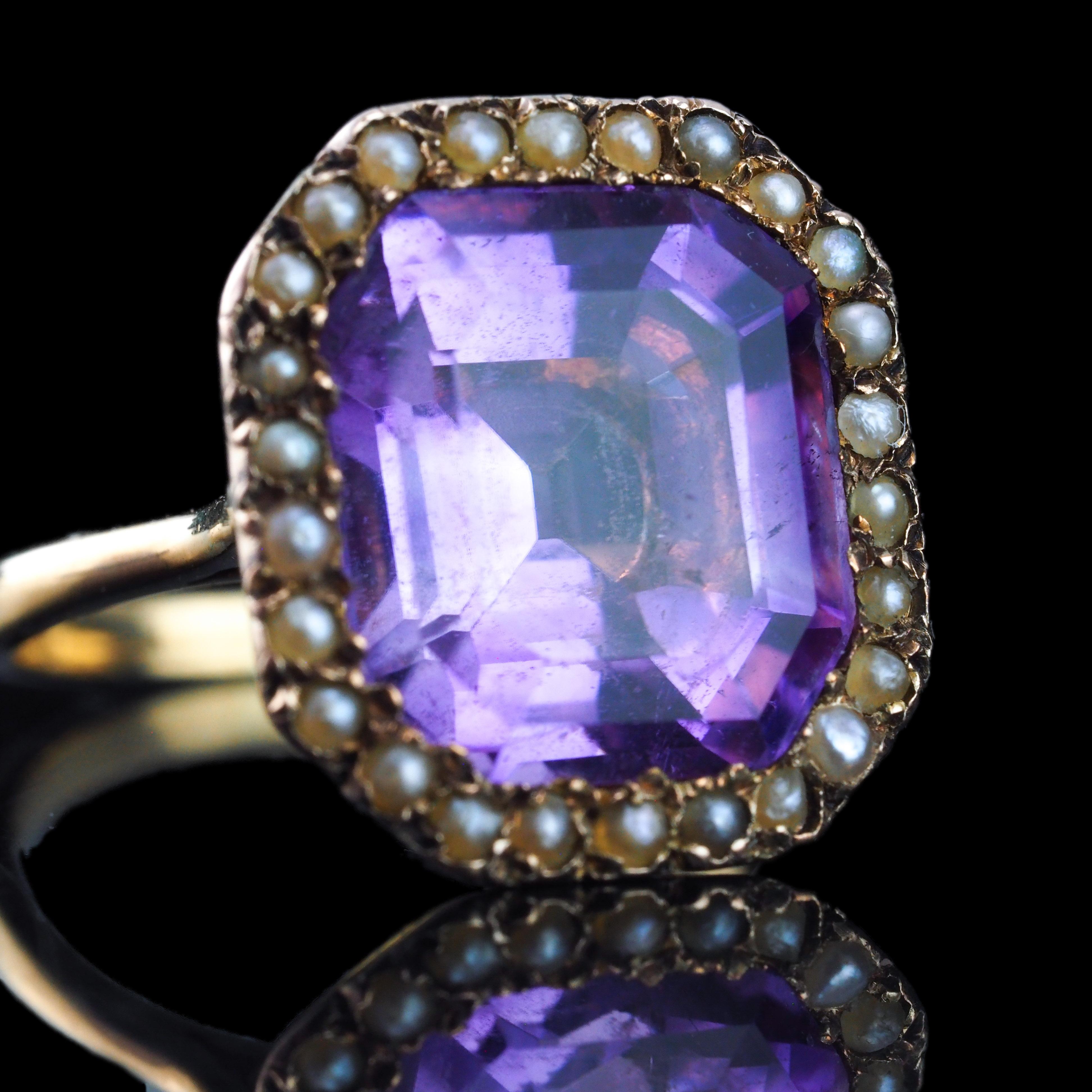 Antiker Edwardianischer 18K Gold Amethyst & Perlen Ring Smaragdschliff - um 1900 im Angebot 8
