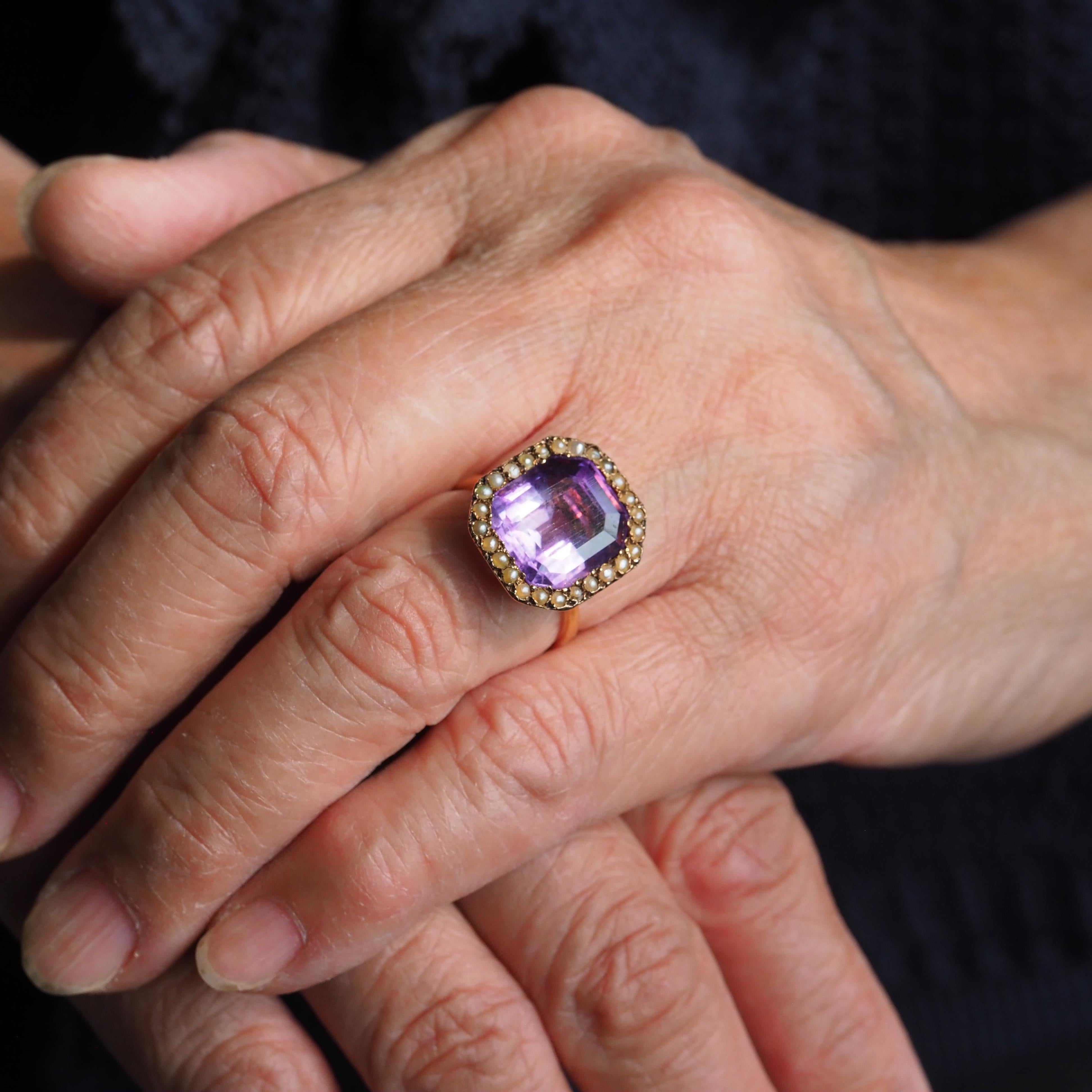 Antiker Edwardianischer 18K Gold Amethyst & Perlen Ring Smaragdschliff - um 1900 im Zustand „Gut“ im Angebot in London, GB