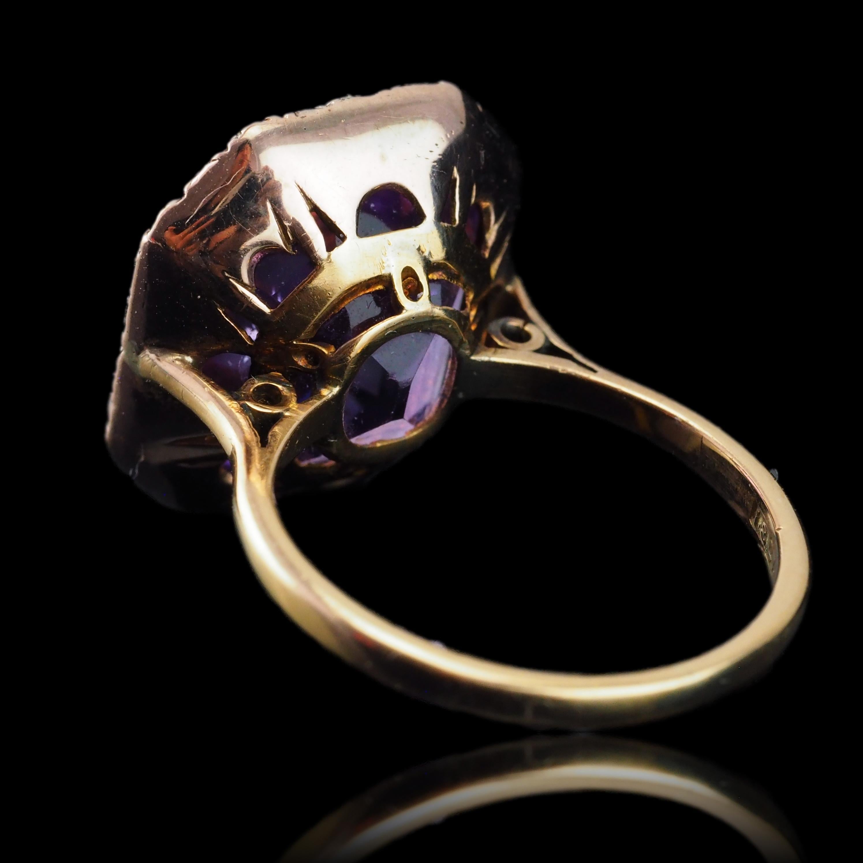 Antiker Edwardianischer 18K Gold Amethyst & Perlen Ring Smaragdschliff - um 1900 im Angebot 5