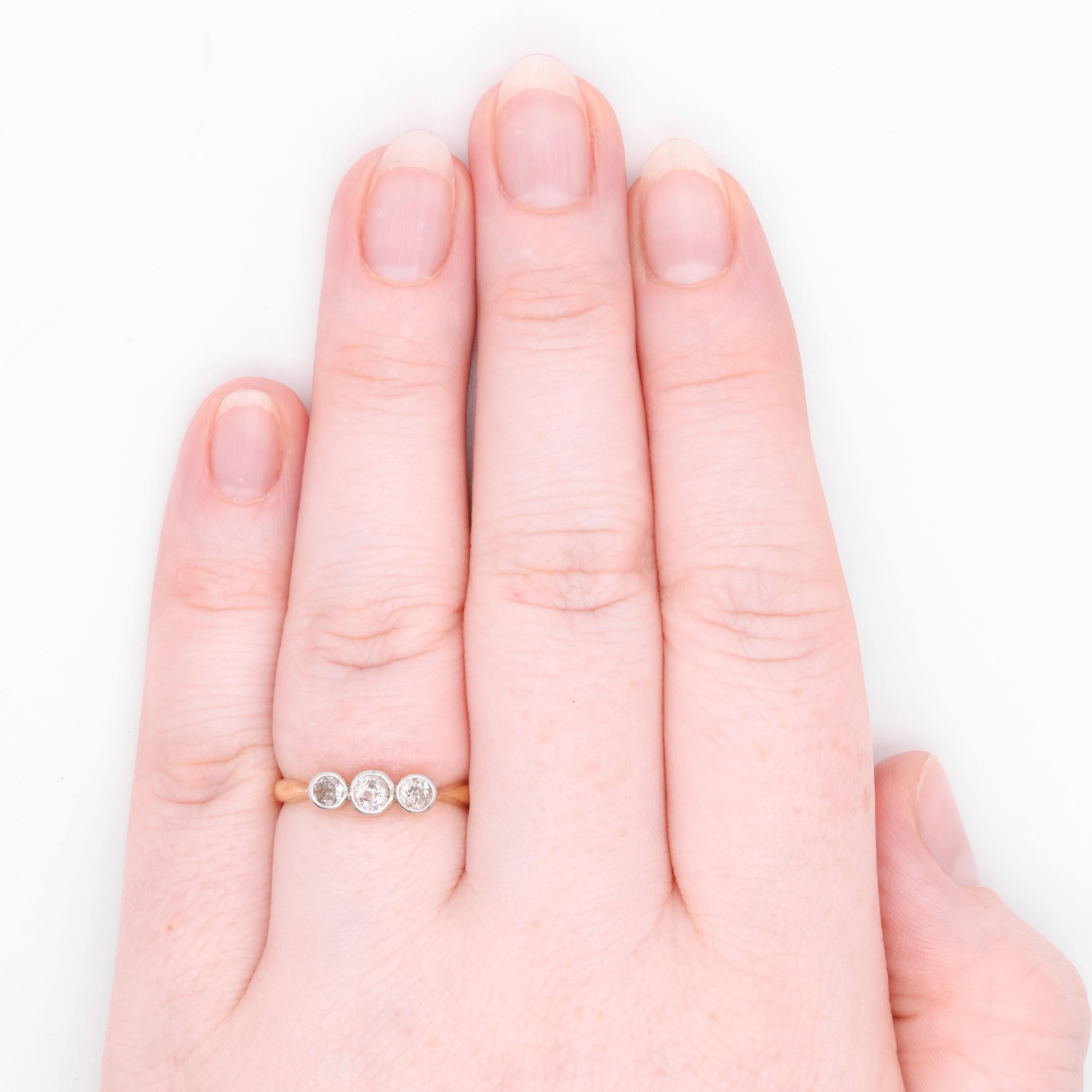 Antique Edwardian 18K Gold and Platinum 0.55ctw Old Cut Diamond Trilogy Ring For Sale 5