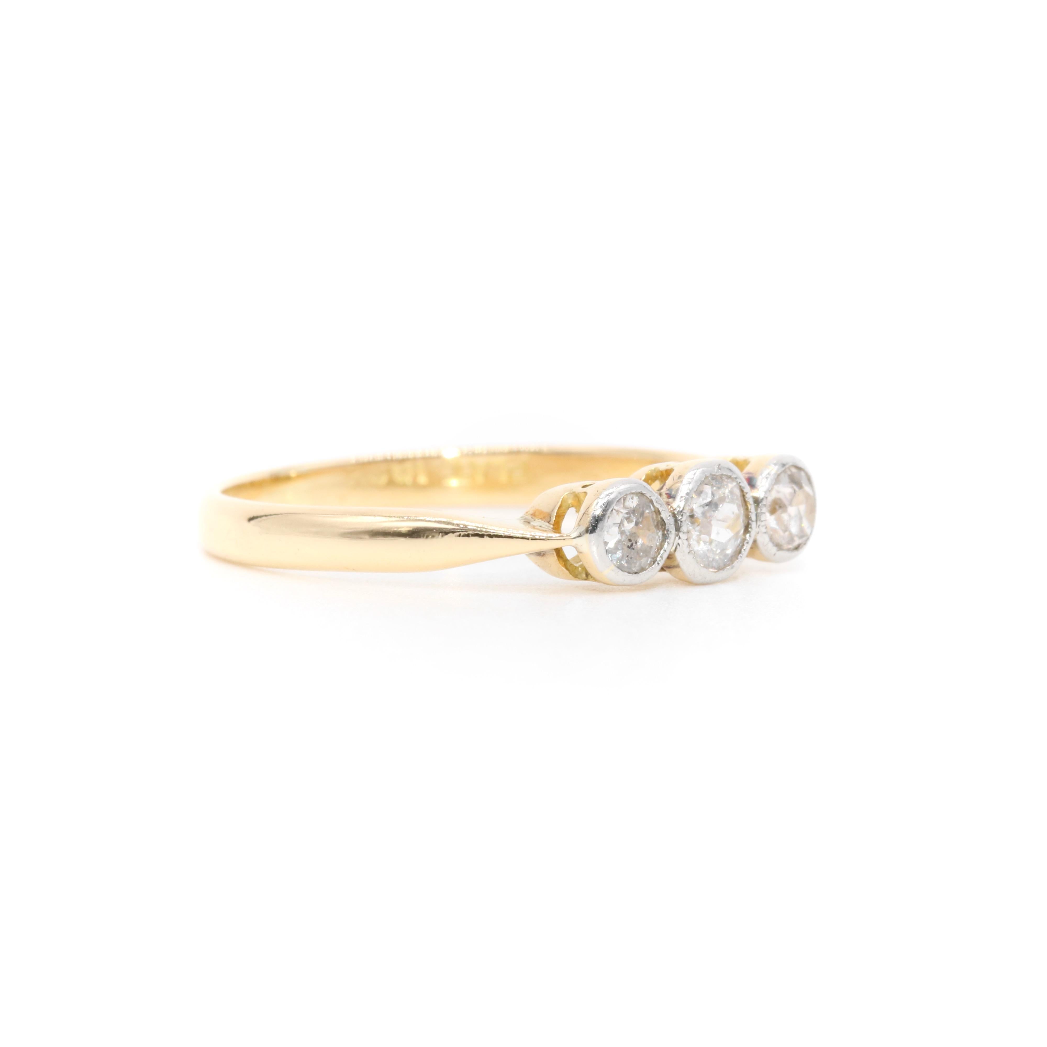 Women's or Men's Antique Edwardian 18K Gold and Platinum 0.55ctw Old Cut Diamond Trilogy Ring For Sale
