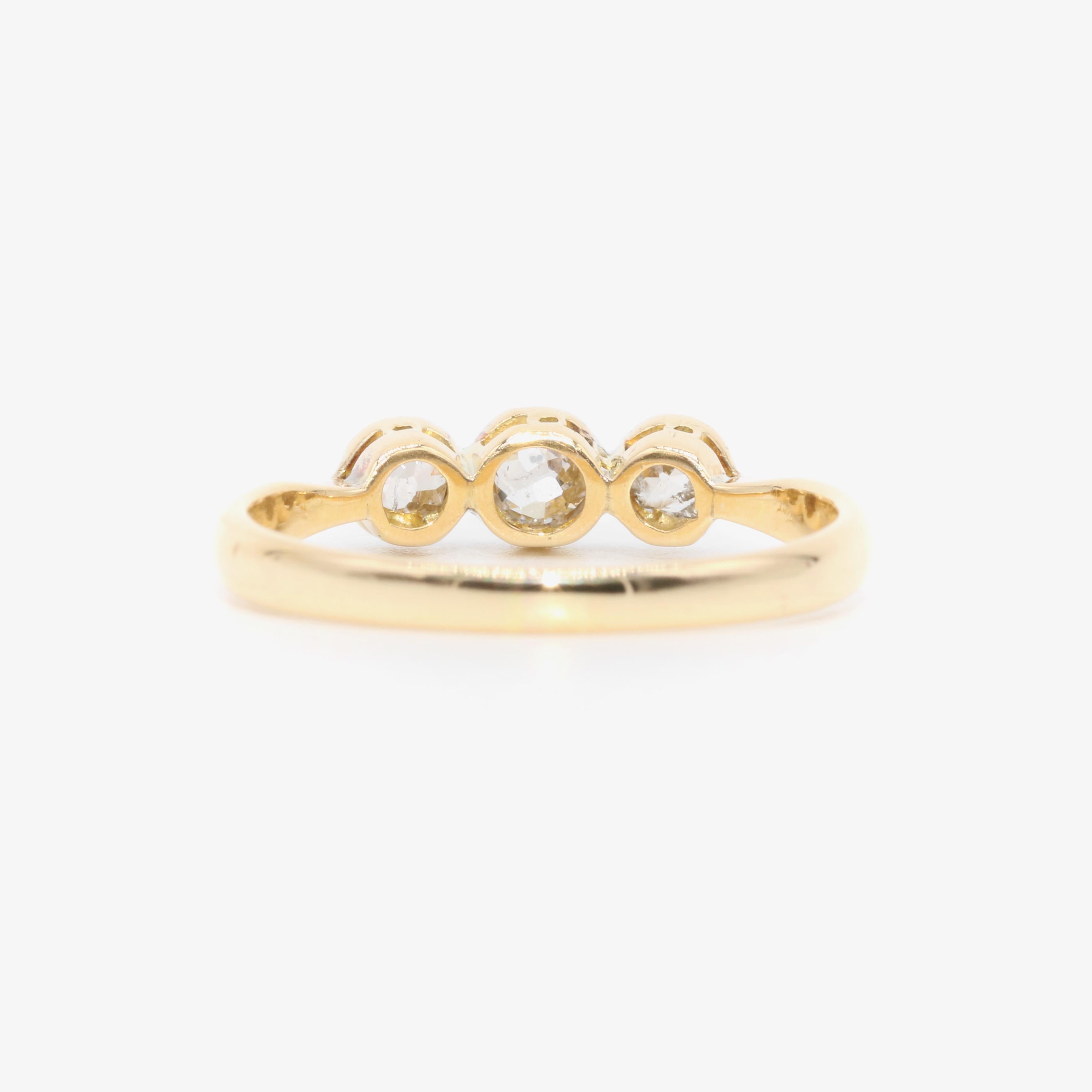 Antique Edwardian 18K Gold and Platinum 0.55ctw Old Cut Diamond Trilogy Ring For Sale 2