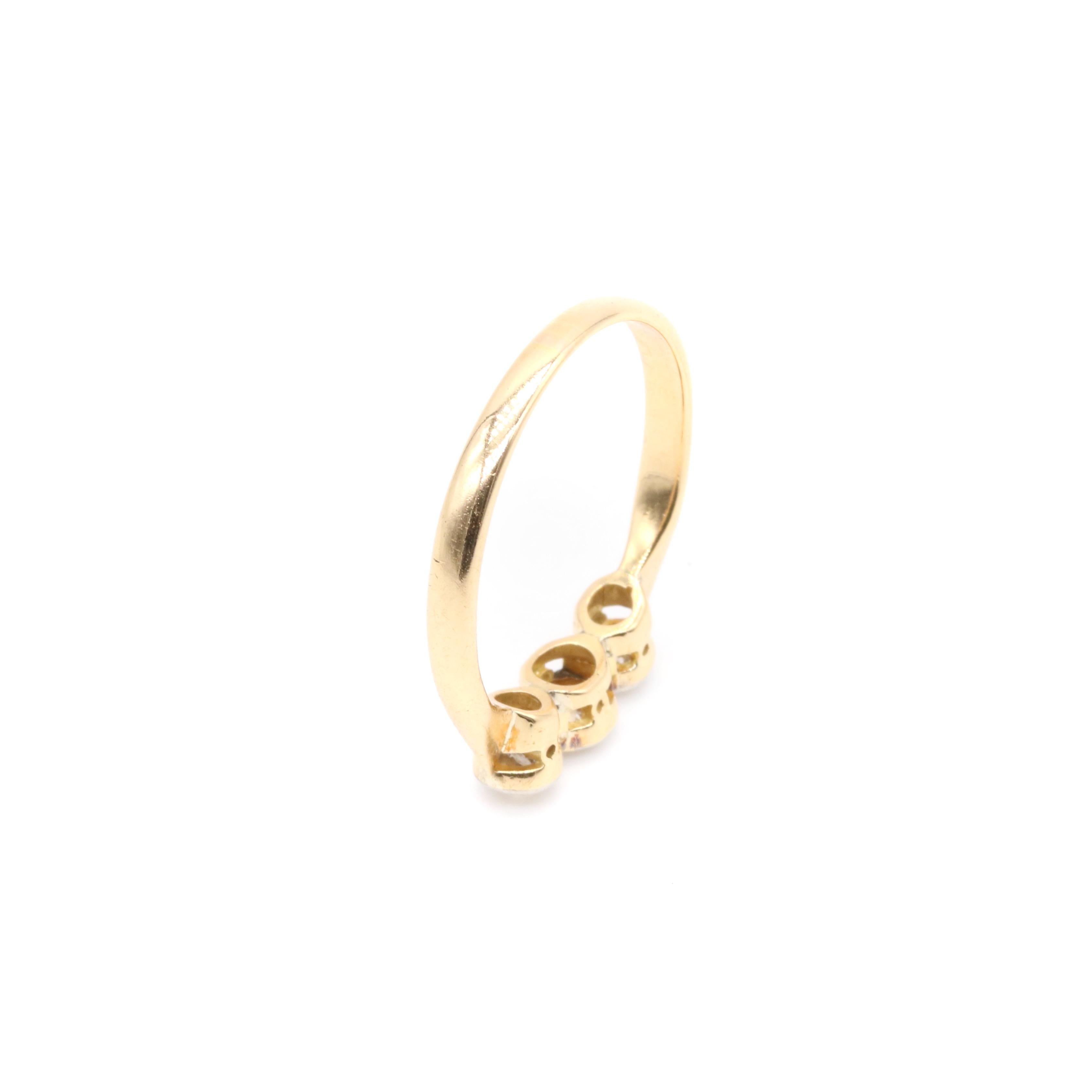 Antique Edwardian 18K Gold and Platinum 0.55ctw Old Cut Diamond Trilogy Ring For Sale 4