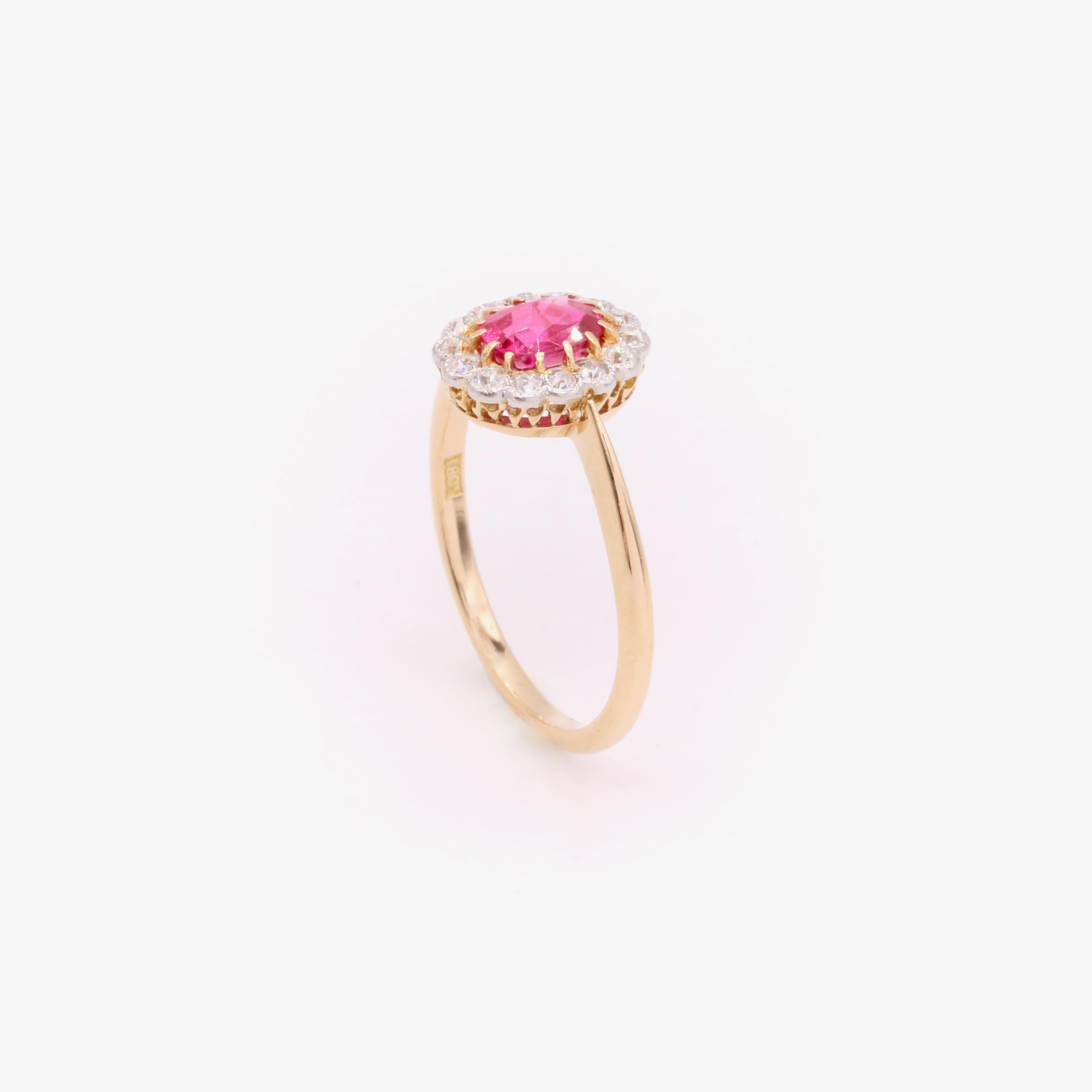 Antiguo anillo eduardiano de oro de 18 quilates y platino con racimo de rubíes y diamantes talla antigua 2