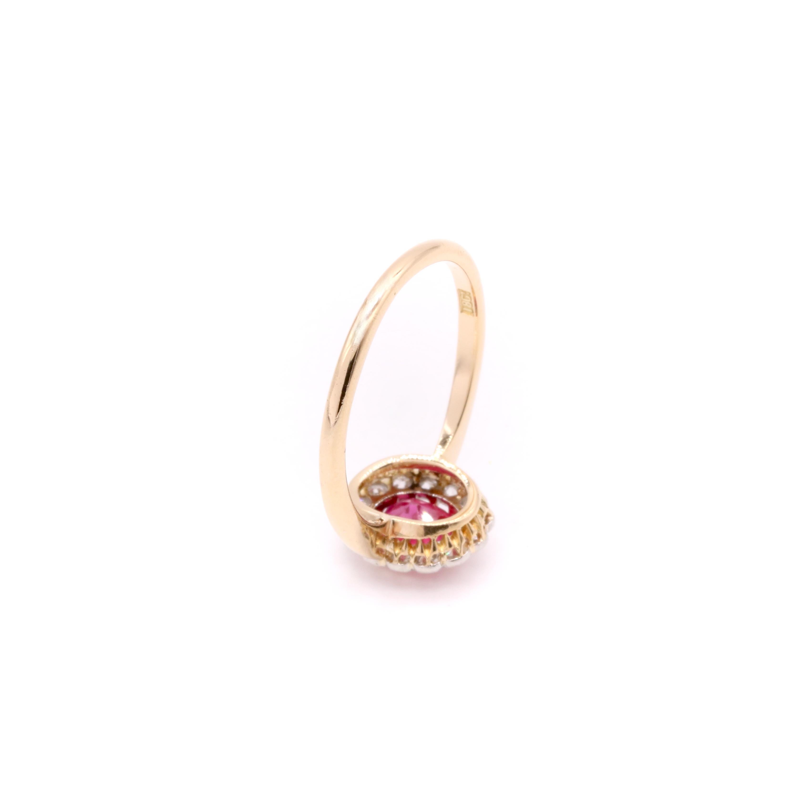 Antiguo anillo eduardiano de oro de 18 quilates y platino con racimo de rubíes y diamantes talla antigua 3