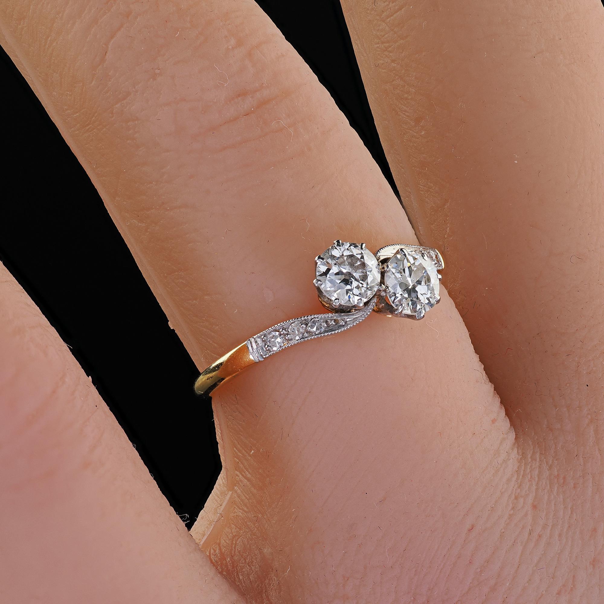 Bague ancienne édouardienne en or 18 carats et platine Toi et Moi, diamant vieux européen en vente 5