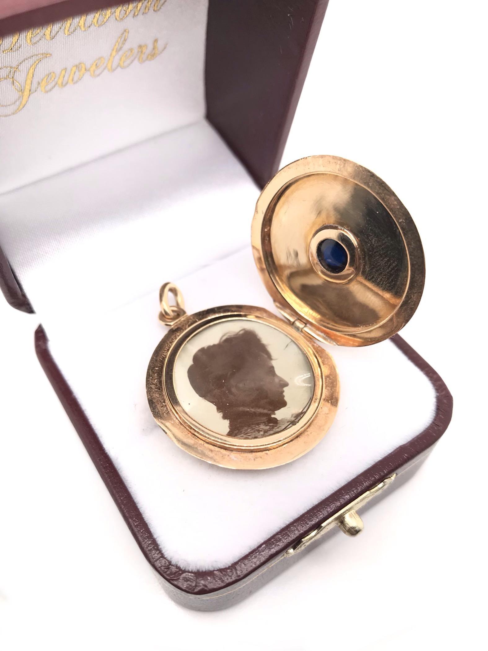 Cabochon Antique Edwardian 18k Gold Locket With Sapphire For Sale