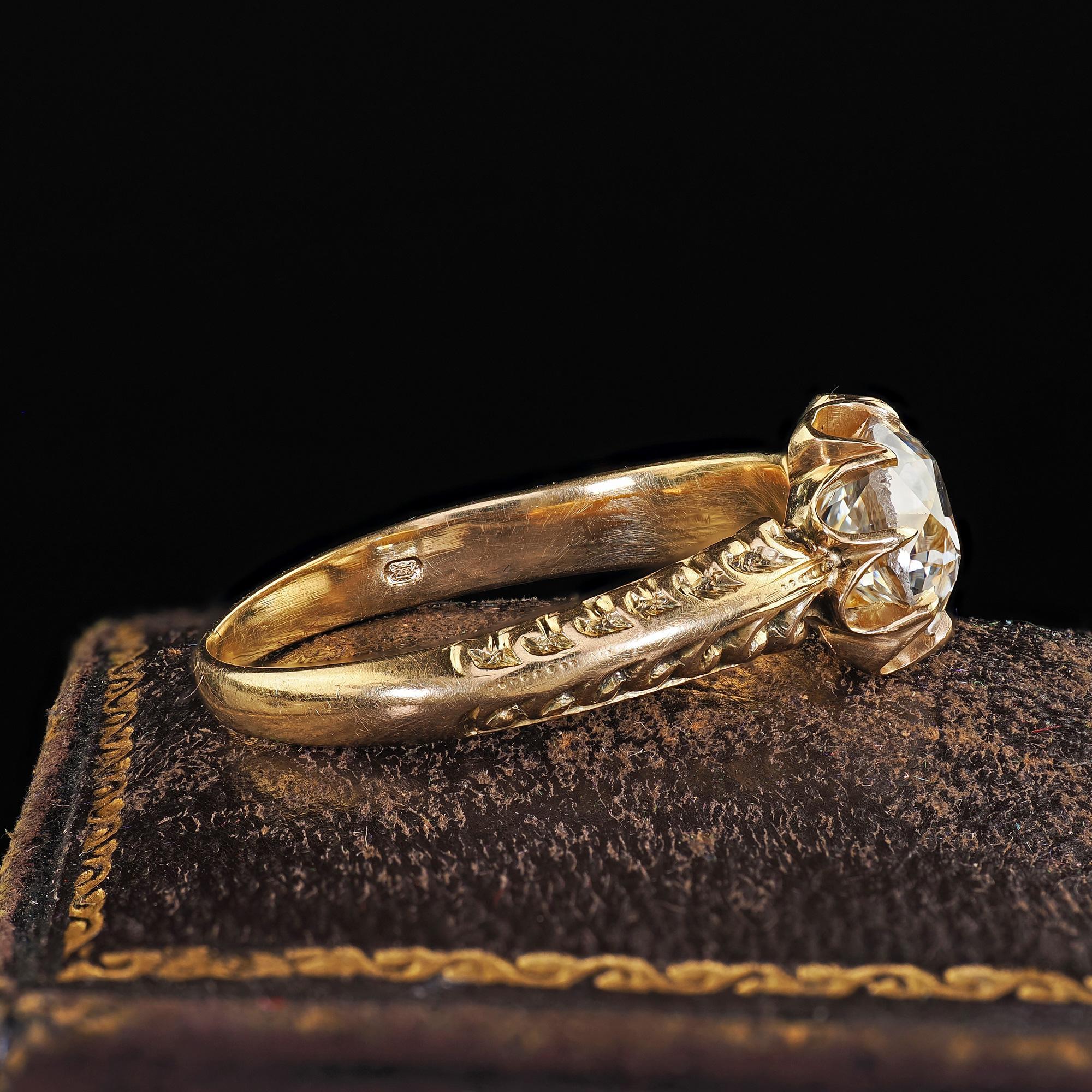 Taille vieille Europe Bague de fiançailles ancienne Edwardian en or 18 carats avec diamant européen en forme de bouton - GIA en vente