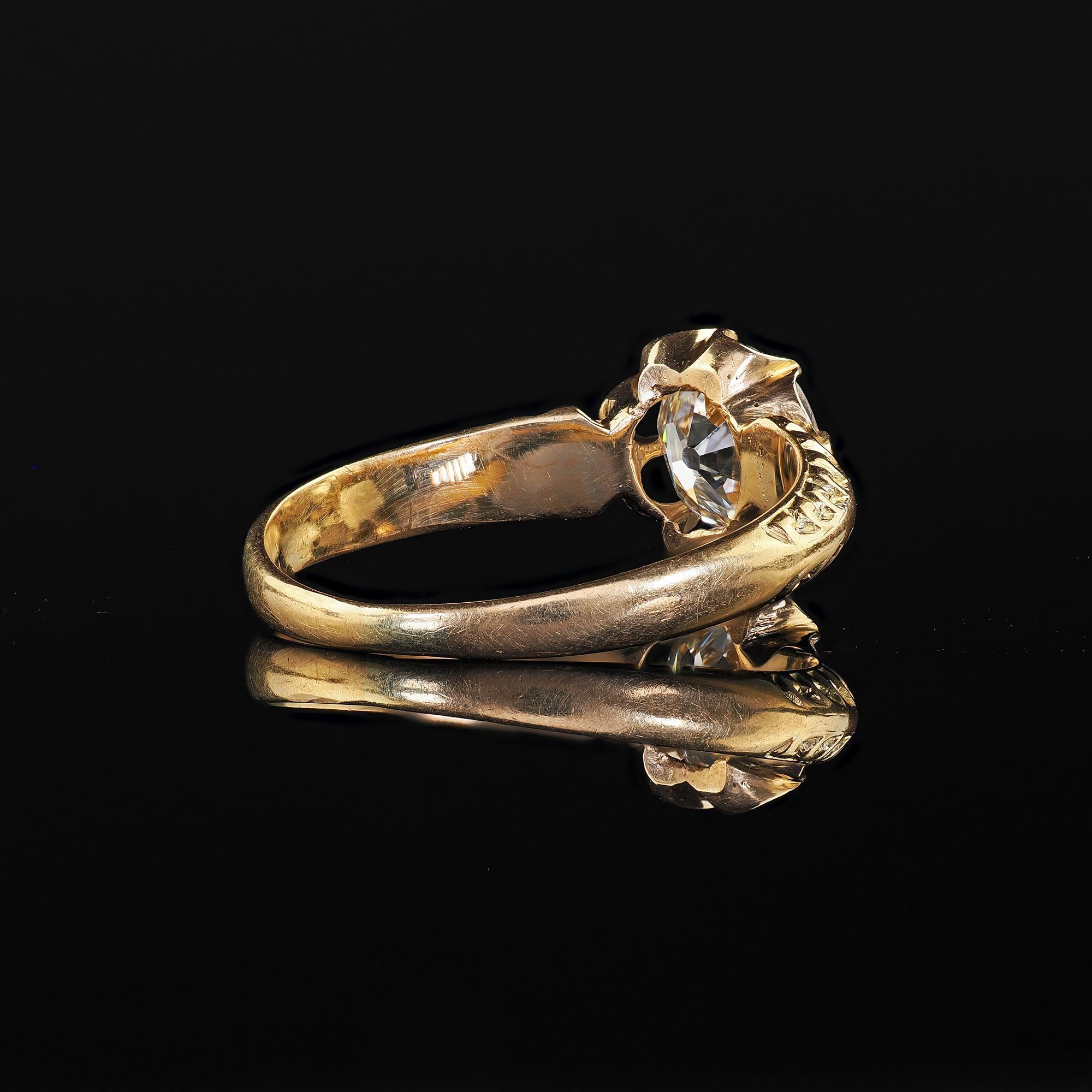 Bague de fiançailles ancienne Edwardian en or 18 carats avec diamant européen en forme de bouton - GIA en vente 2