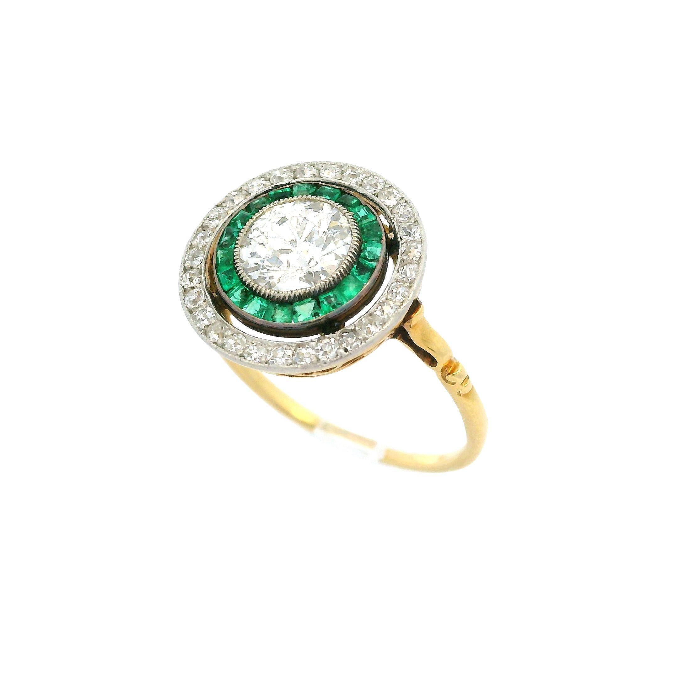 Antico anello eduardiano in oro 18k platino con diamante smeraldo rotondo a forma di bersaglio concentrico in vendita 3