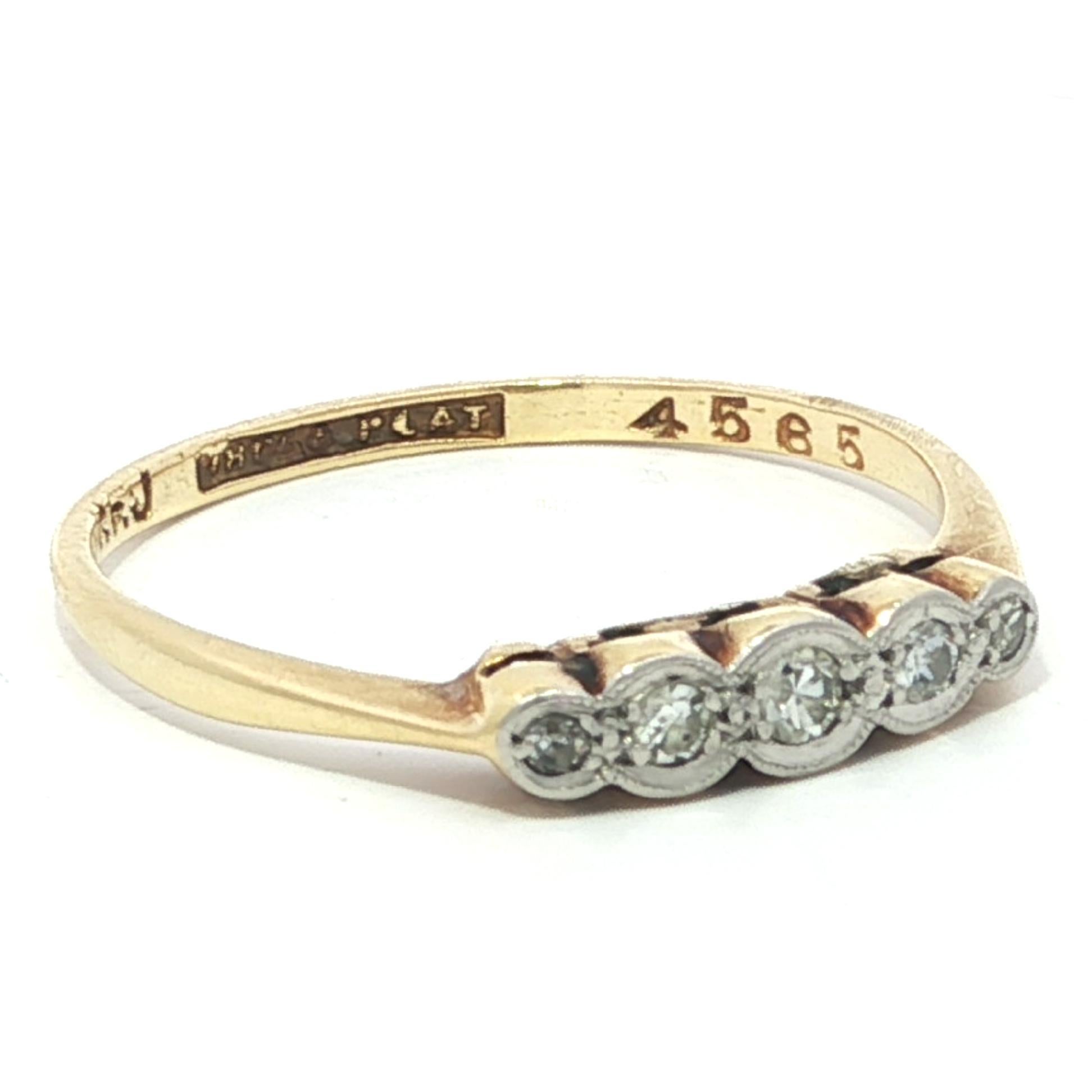 Anello antico edoardiano in oro 18k e platino con diamante smerlato a 5 pietre In condizioni buone in vendita a Montclair, NJ