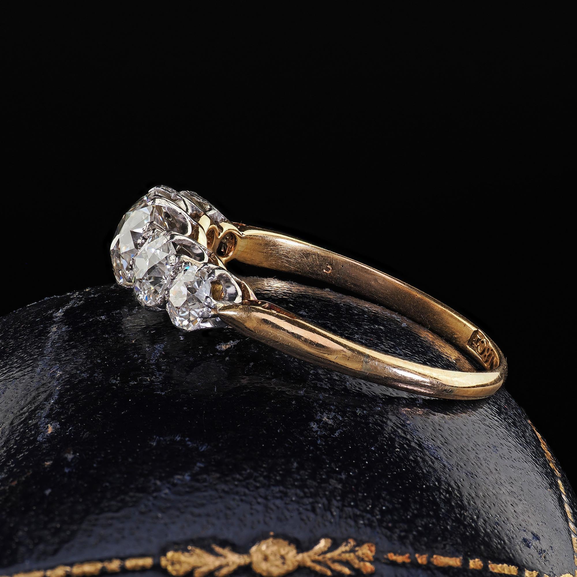 Alliance édouardienne ancienne en or bicolore 18 carats à cinq diamants, vieille Europe Bon état - En vente à Great Neck, NY