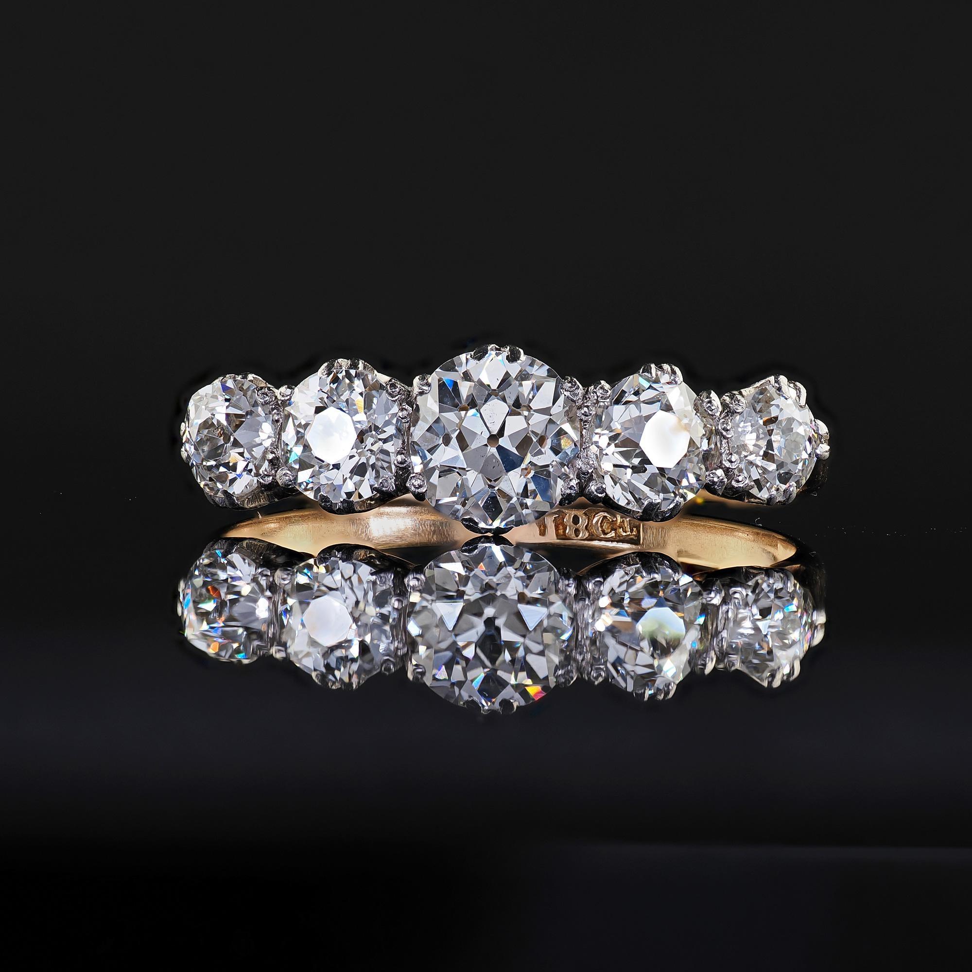 Alliance édouardienne ancienne en or bicolore 18 carats à cinq diamants, vieille Europe Pour femmes en vente