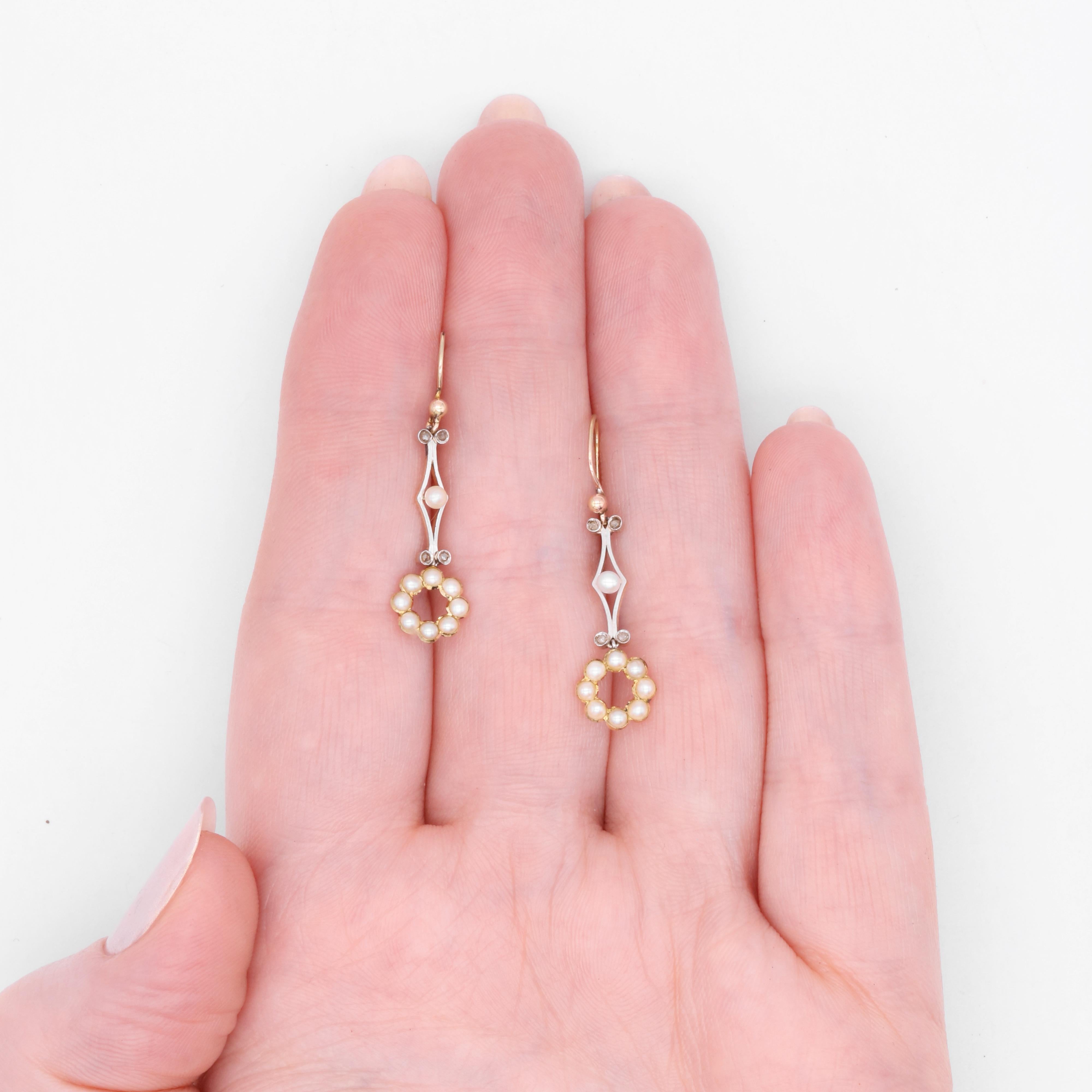Pendants d'oreilles édouardiens anciens en or blanc et jaune 18 carats, perles et diamants en vente 4