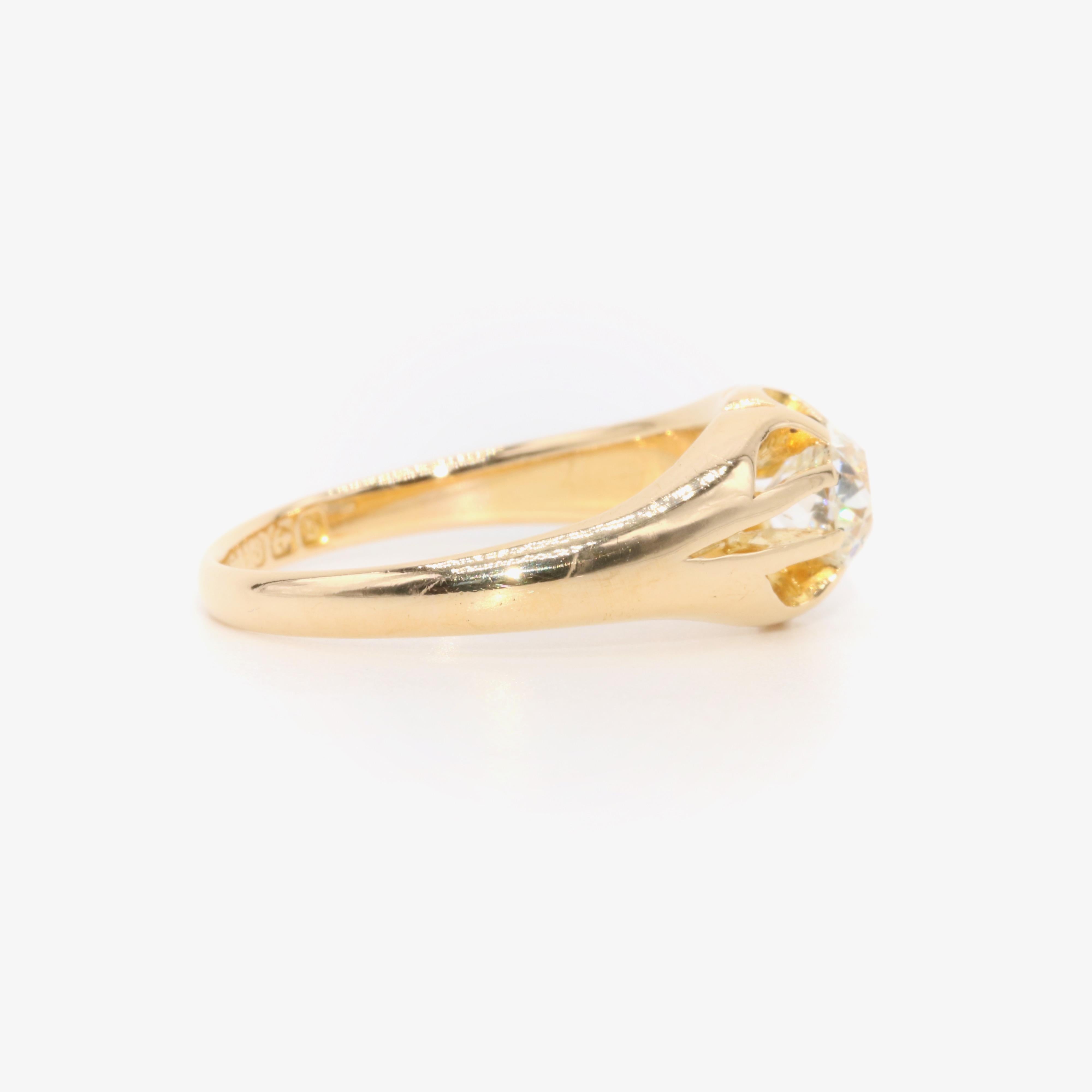 Women's or Men's Antique Edwardian 18K Yellow Gold 0.75ct Old Mine Cut Diamond Belcher Ring For Sale