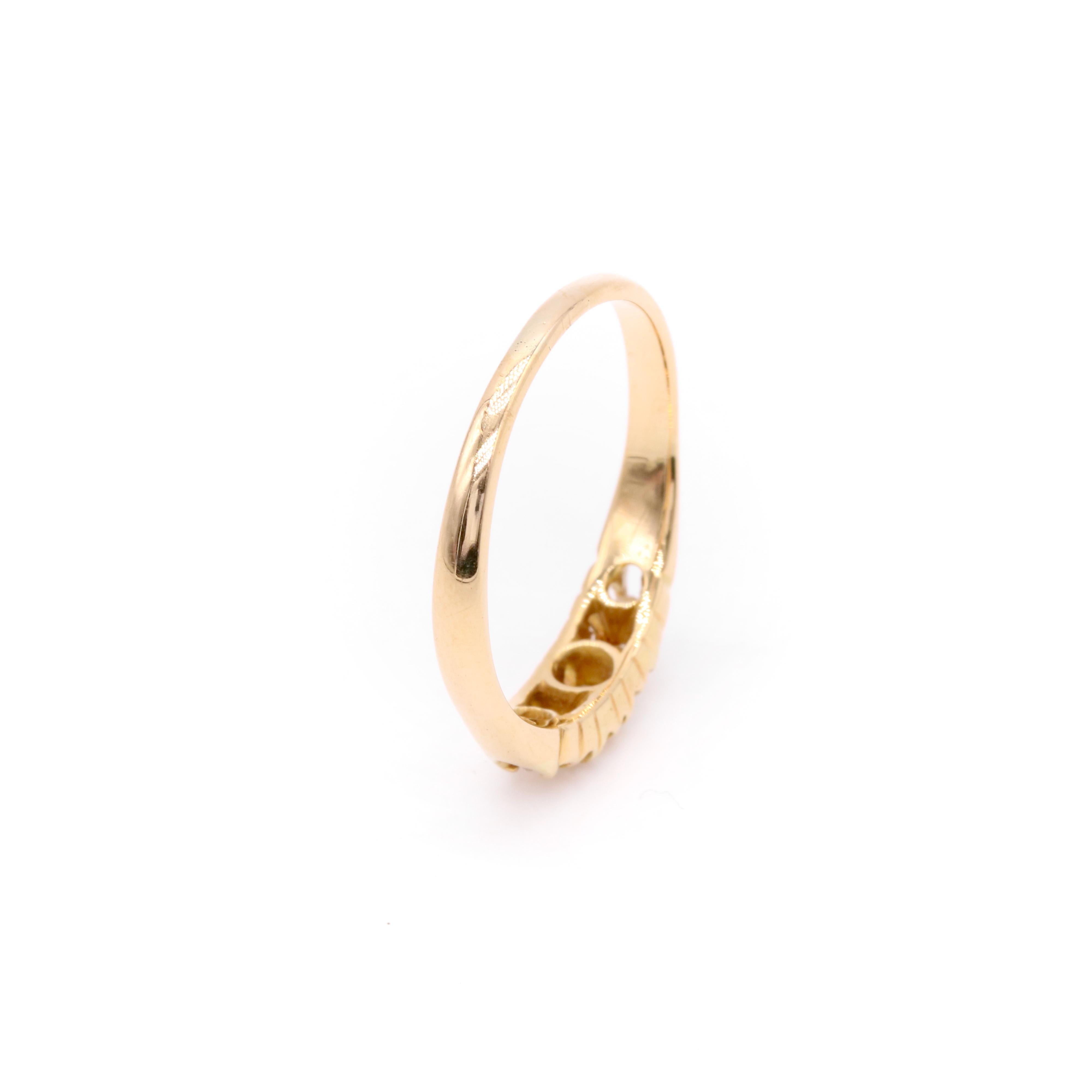 Antique Edwardian 18K Yellow Gold 5 Stone Diamond Ring For Sale 3