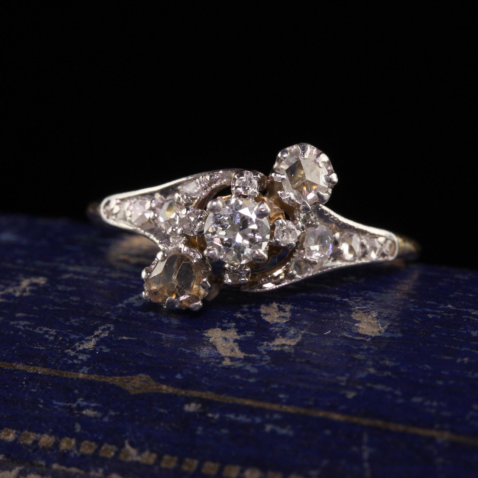 Schöne antike Edwardian 18K Gelbgold und Platin Rose Cut Diamond Ring. Dieser wunderschöne Ring ist aus 18 Karat Gelbgold und Platin gefertigt. Der Ring hat einen Rosenschliff und einen Diamanten im alten europäischen Schliff in der Mitte. Die
