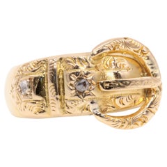 Antiker edwardianischer Ring mit gravierter Diamantschnalle aus 18 Karat Gelbgold