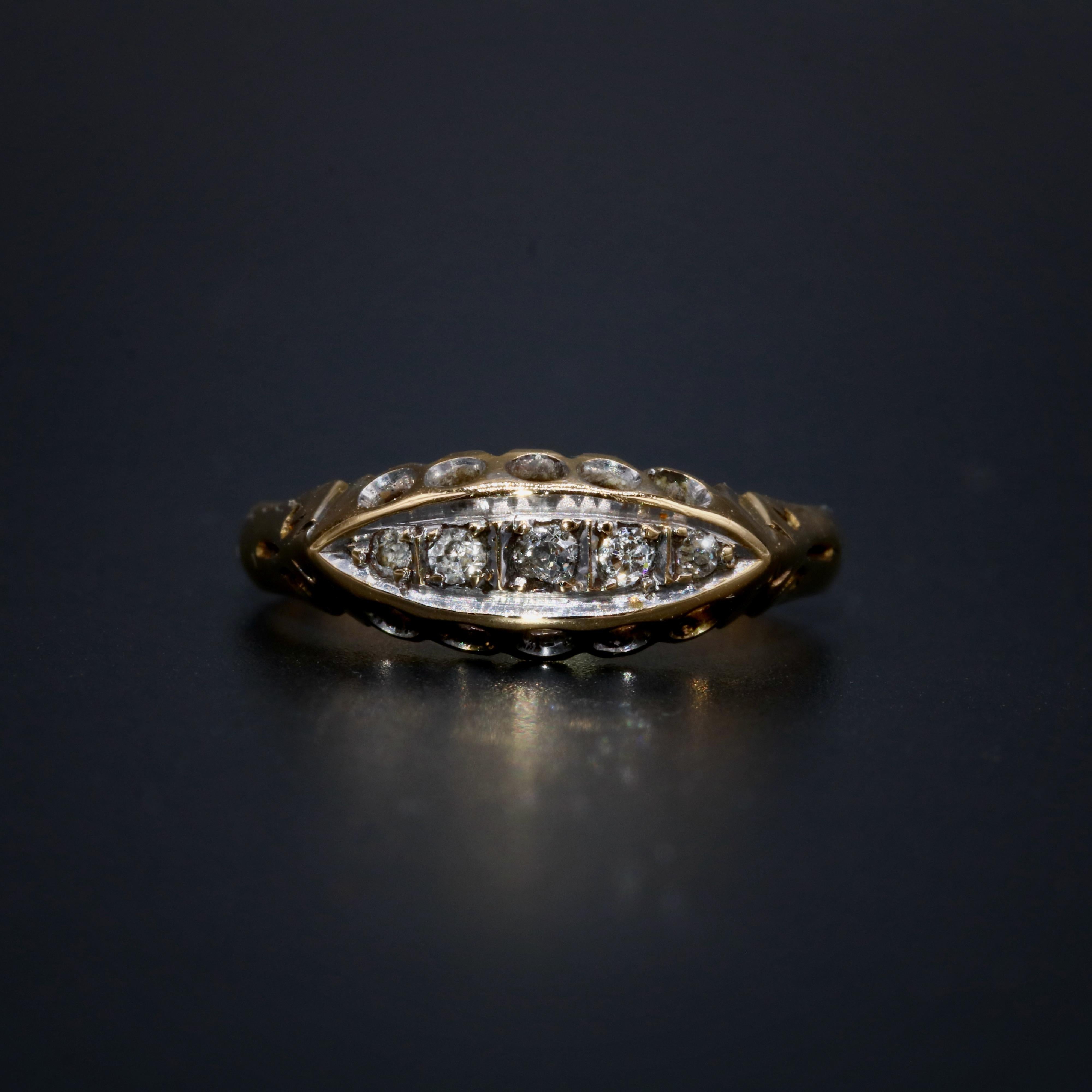 Édouardien Ancienne bague Edwardian en or jaune 18K à 5 pierres et diamants de taille ancienne en vente