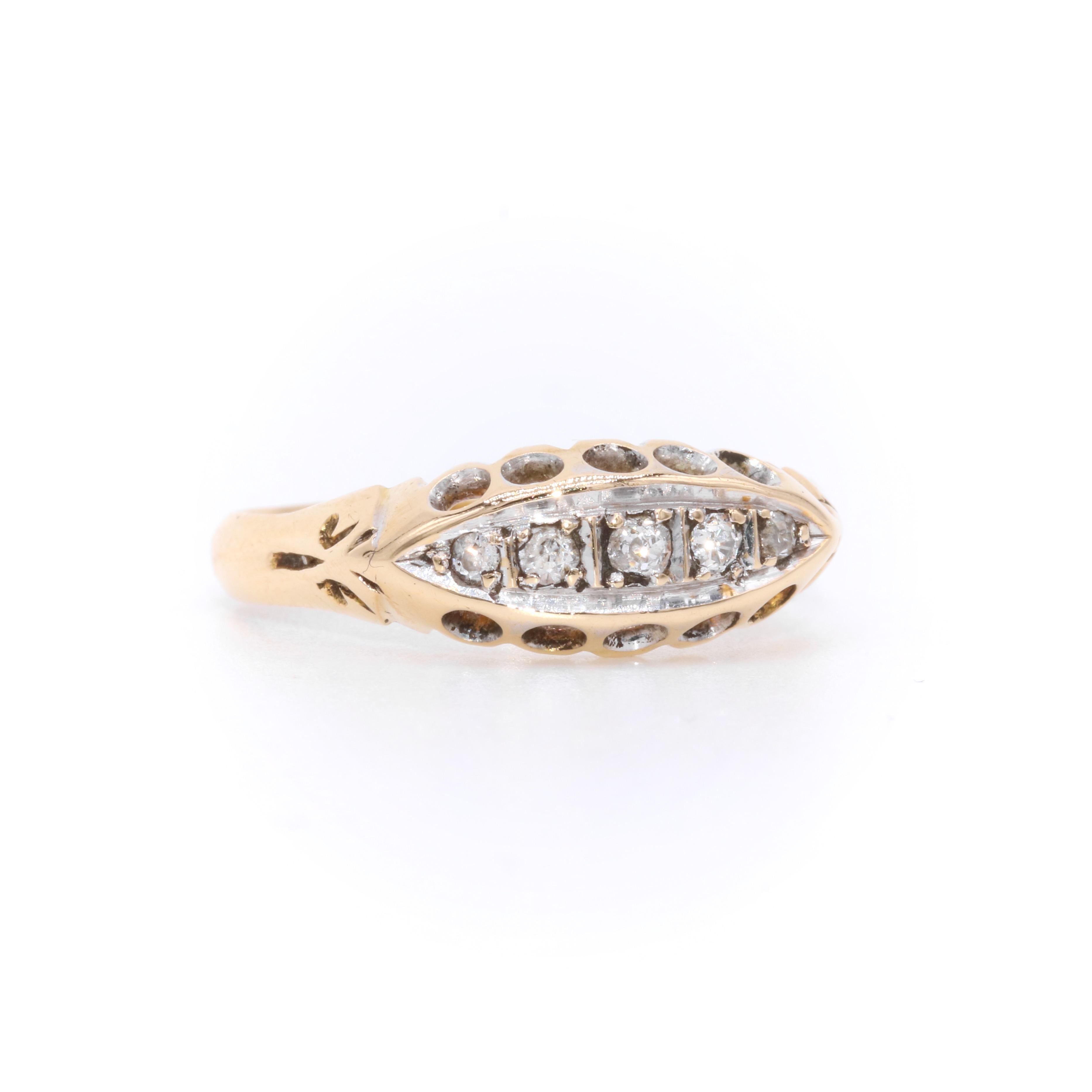 Taille vieille Europe Ancienne bague Edwardian en or jaune 18K à 5 pierres et diamants de taille ancienne en vente