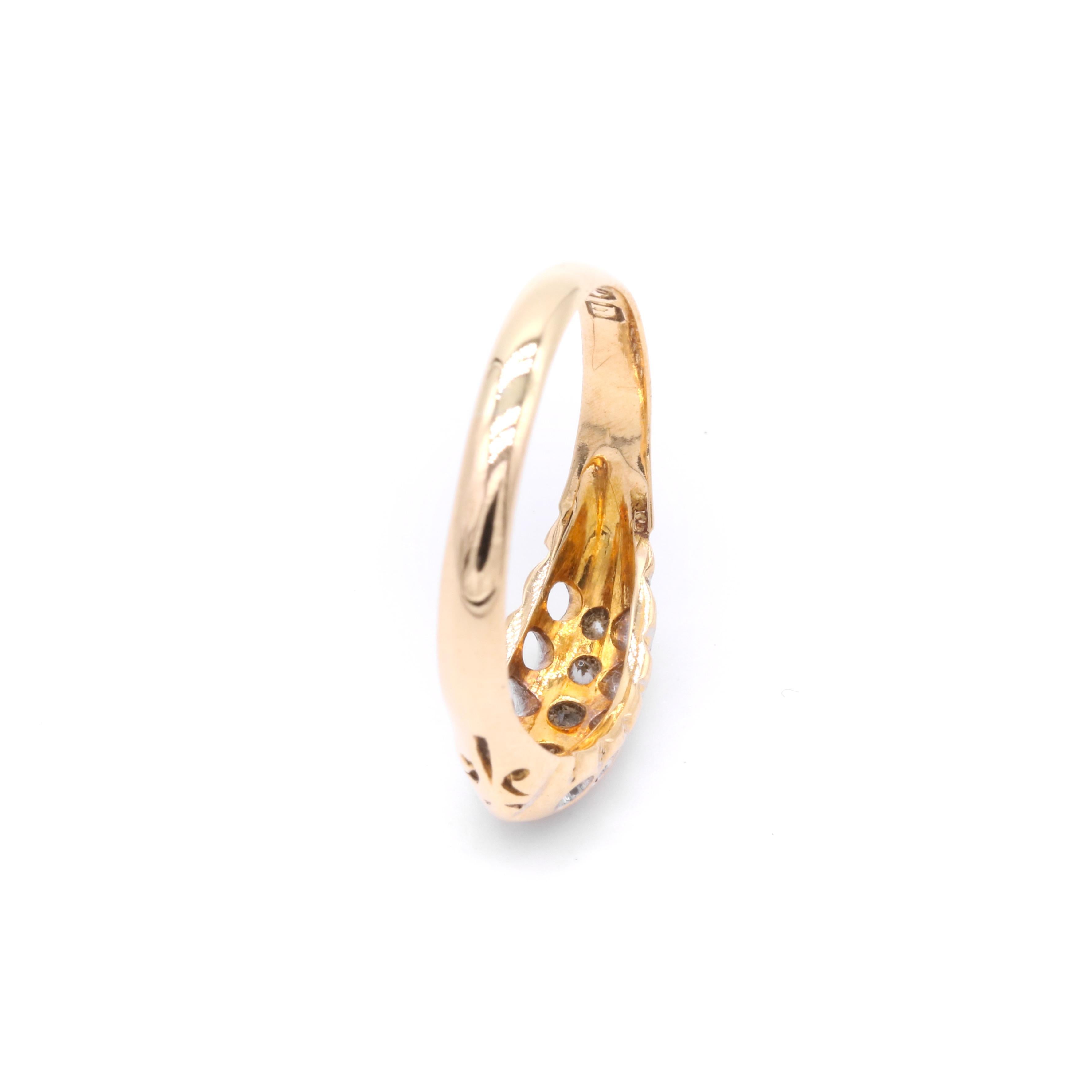 Ancienne bague Edwardian en or jaune 18K à 5 pierres et diamants de taille ancienne en vente 3