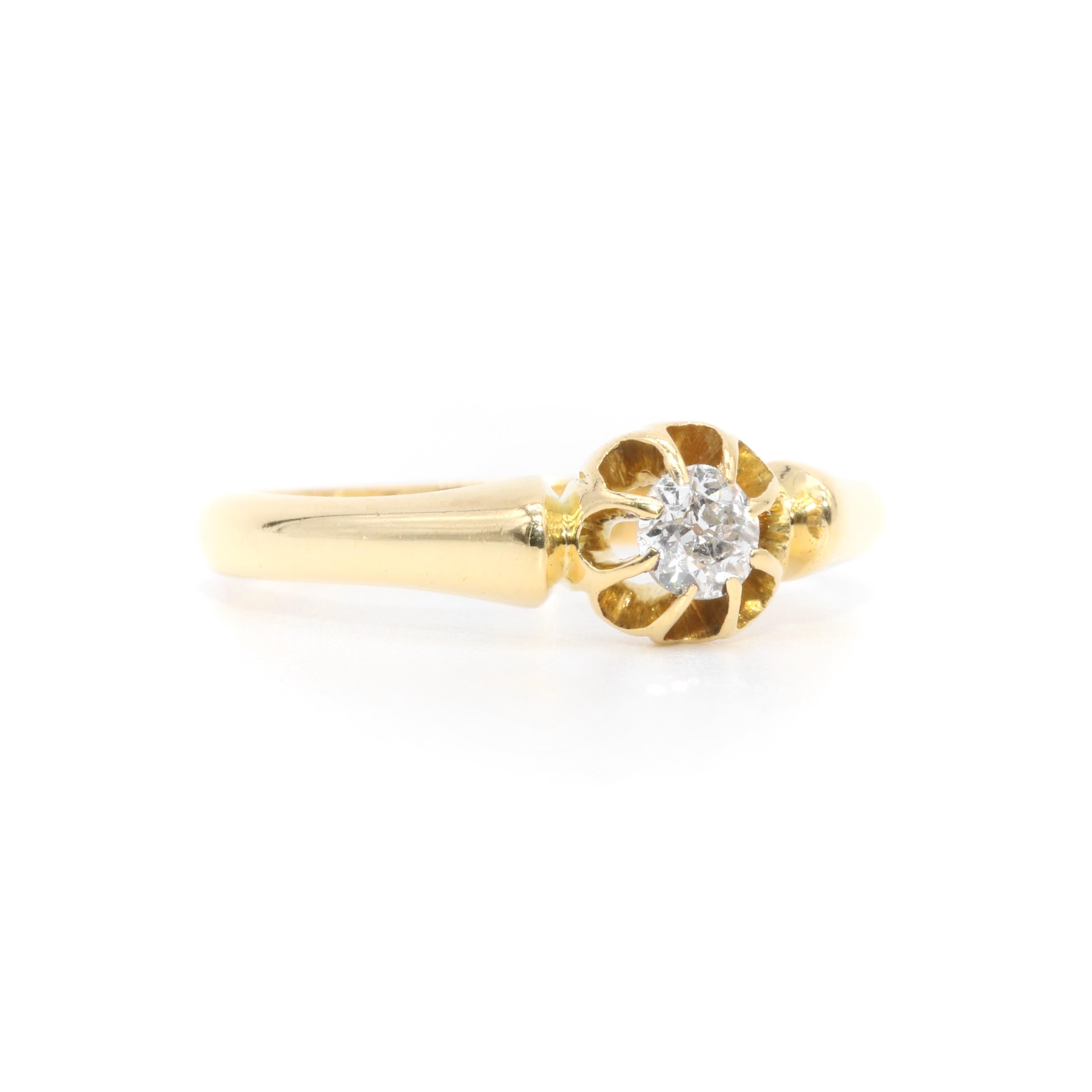 Anillo Solitario Belcher Antiguo Edwardian de Oro Amarillo de 18 K con Diamantes de Corte Antiguo Corte europeo antiguo en venta