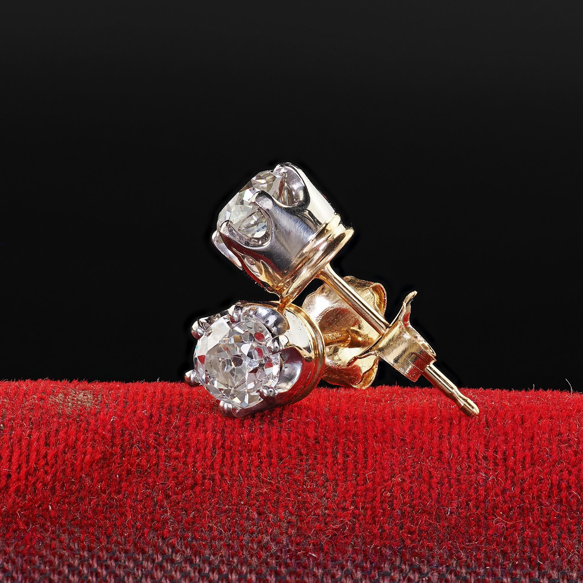 Antique Edwardian 18K Yellow Gold Old Mine Cut Diamond Stud Earrings In Good Condition For Sale In Great Neck, NY
