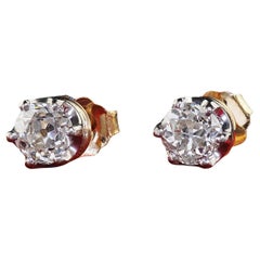 Clous d'oreilles