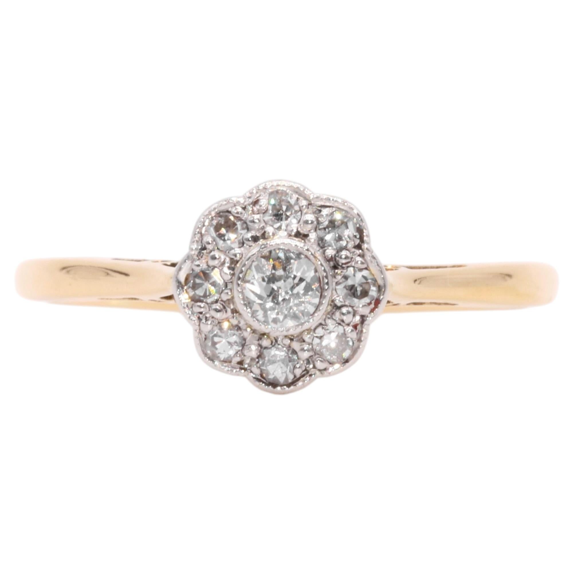 Anillo eduardiano antiguo con forma de margarita, de oro amarillo de 18 quilates y platino, con diamantes