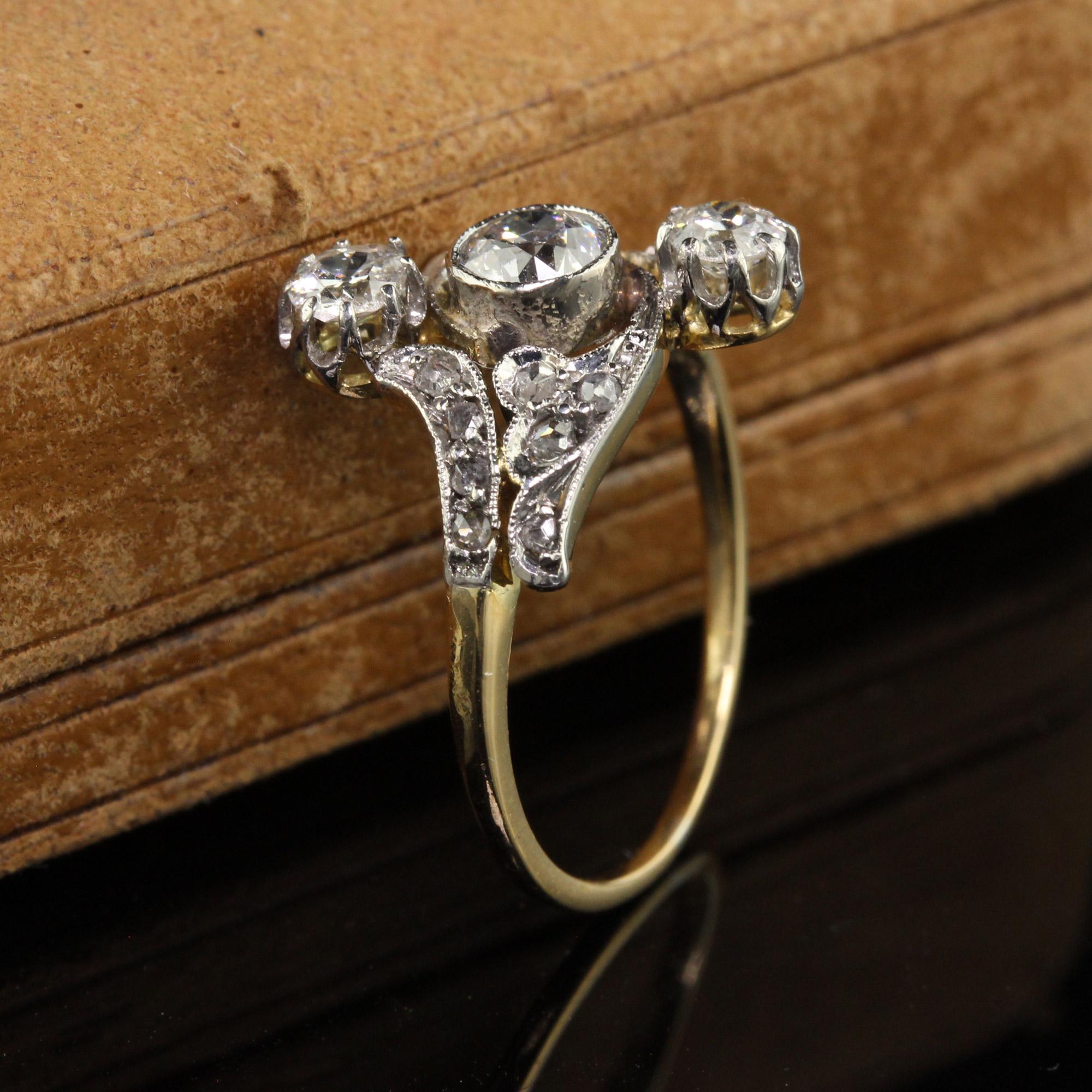 Antiker edwardianischer Ring mit drei Steinen aus 18 Karat Gelbgold und Platin mit altem Eurodiamant (Edwardian)