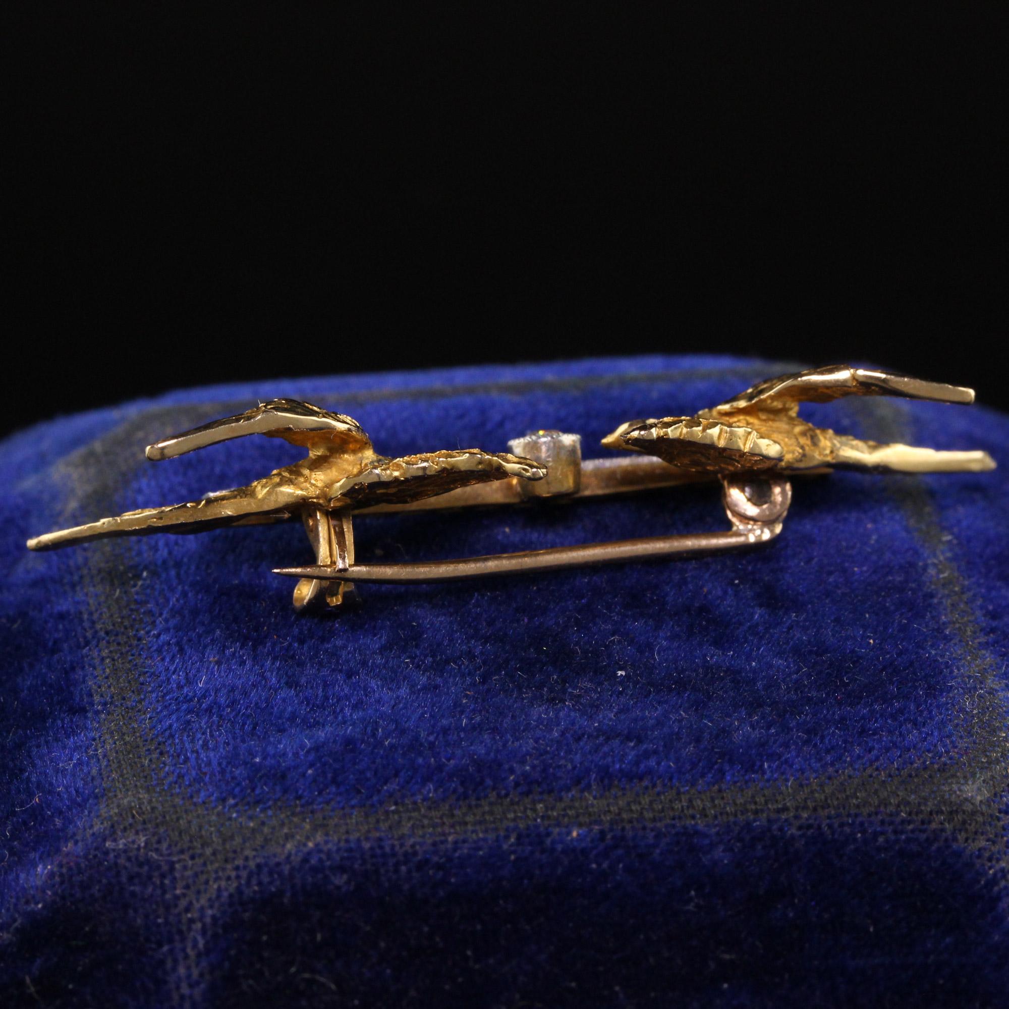 Antique Edwardian 18k Yellow Gold Platinum Top Rose Cut Double Bird Pin In Good Condition For Sale In Great Neck, NY
