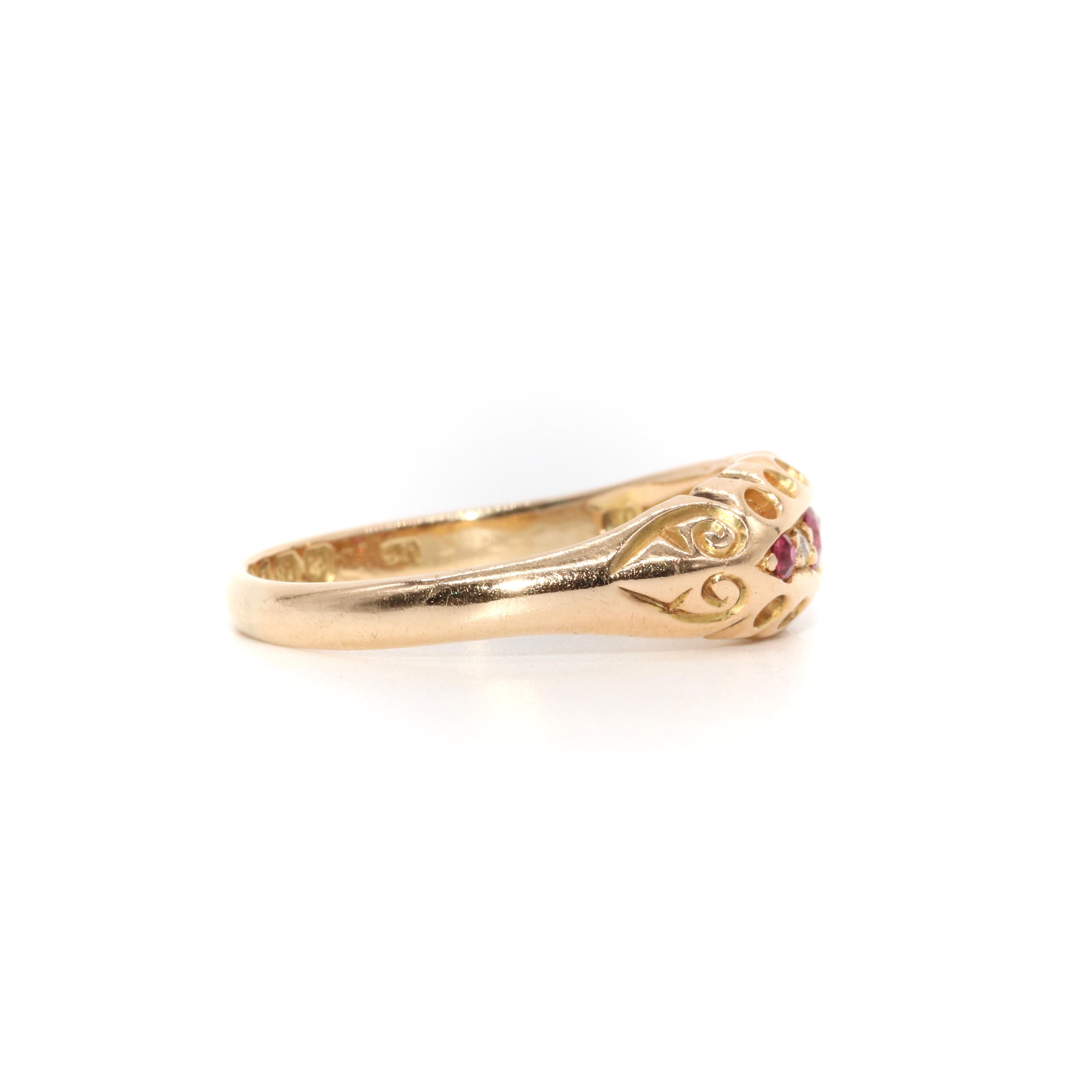 Antique Edwardian 18K Yellow Gold Ruby and Diamond 5 Stone Ring For Sale 1