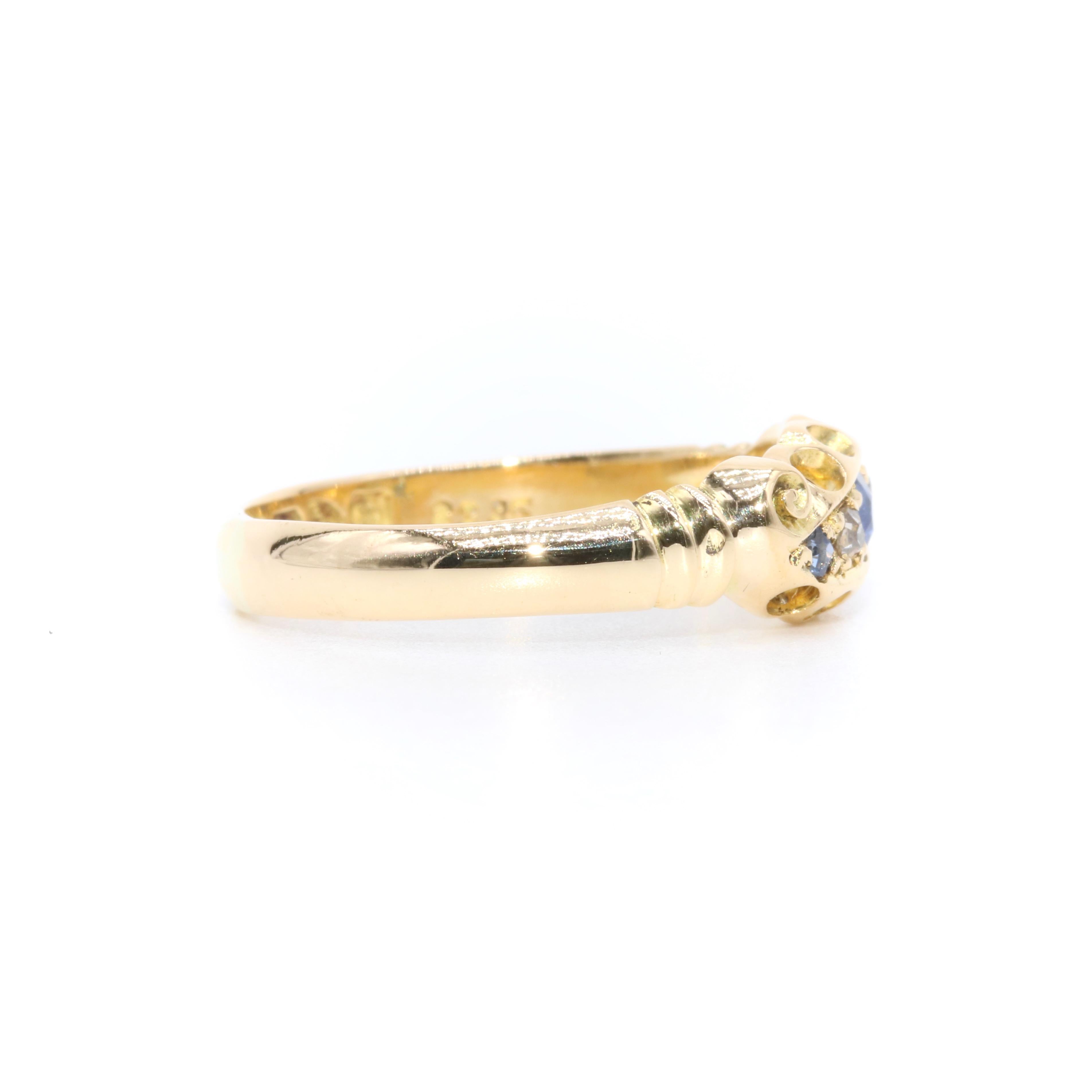 Antique Edwardian 18K Yellow Gold Sapphire and Diamond 5 Stone Ring For Sale 1