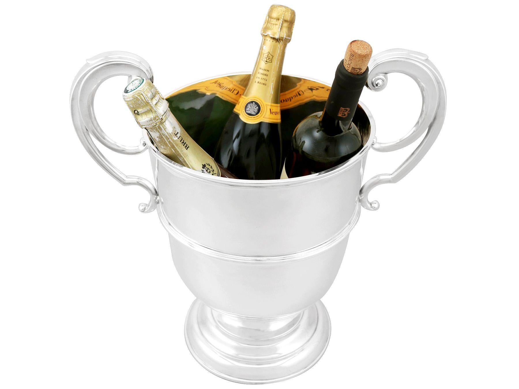 British Antique Edwardian 1905 Sterling Silver Presentation Champagne Cup For Sale