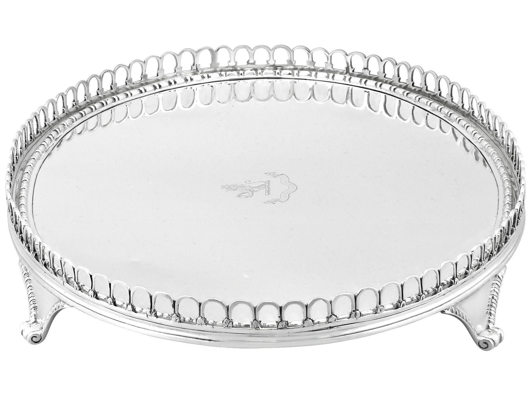 Antique Edwardian 1905 Sterling Silver Salver In Excellent Condition In Jesmond, Newcastle Upon Tyne