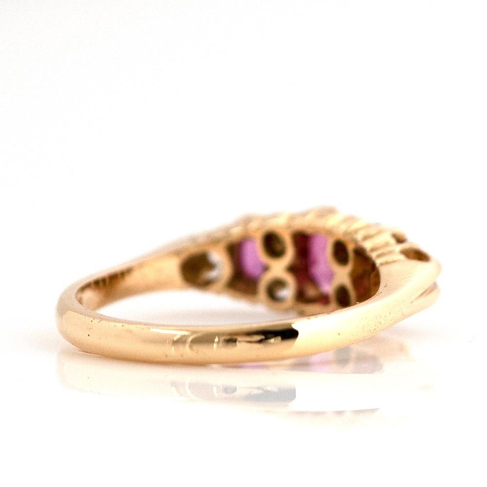 Antique Edwardian 1906 Ruby Diamond 18ct Gold Ring In Good Condition For Sale In London, GB