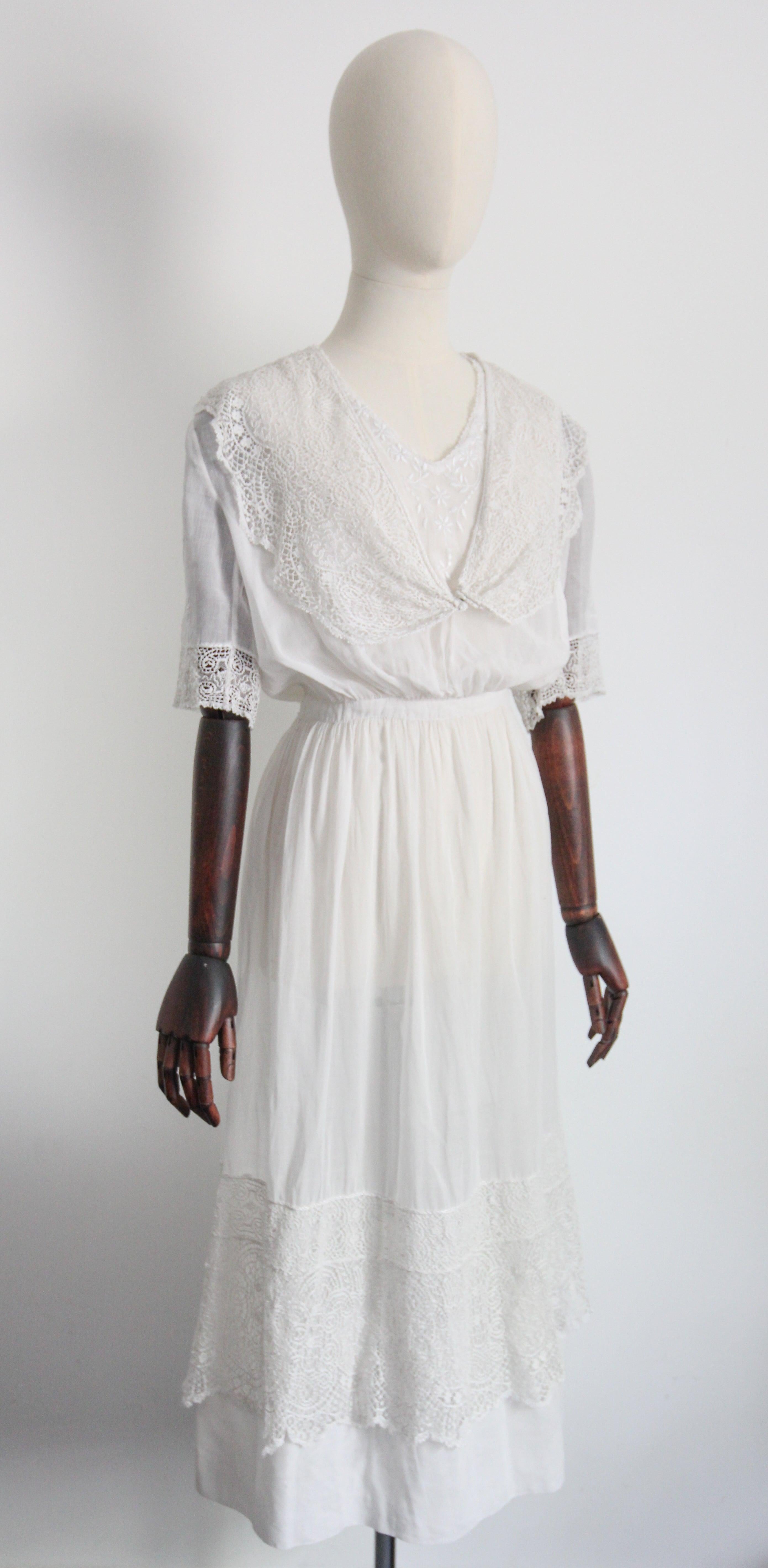 Antique Edwardian 1910 Cotton Lawn White Dress Edwardian Lace Lawn Dress UK 12 In Good Condition In Cheltenham, GB