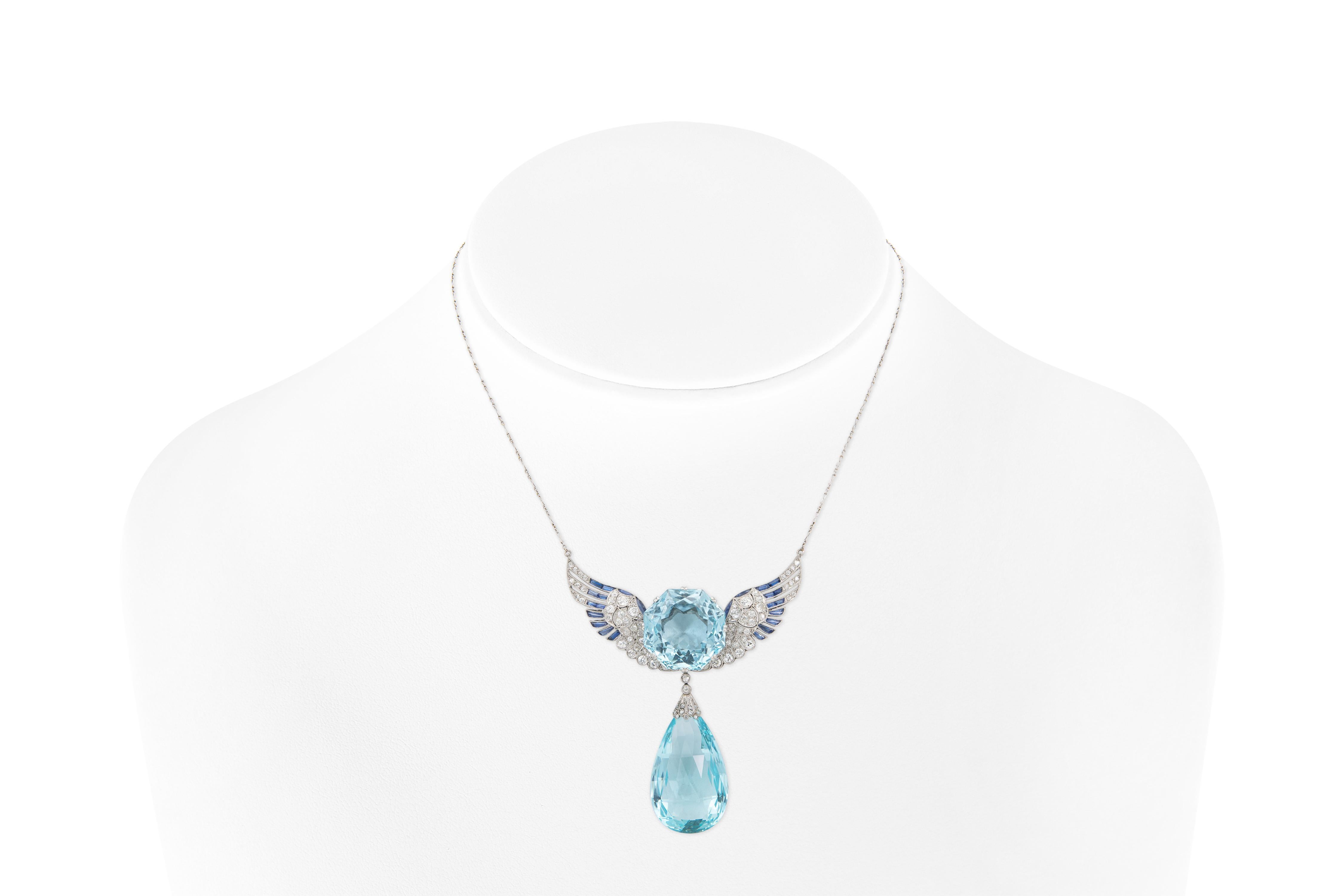 Édouardien Collier pendentif édouardien ancien des années 1910 avec ailes d'aigue-marine de 140,00 carats en vente