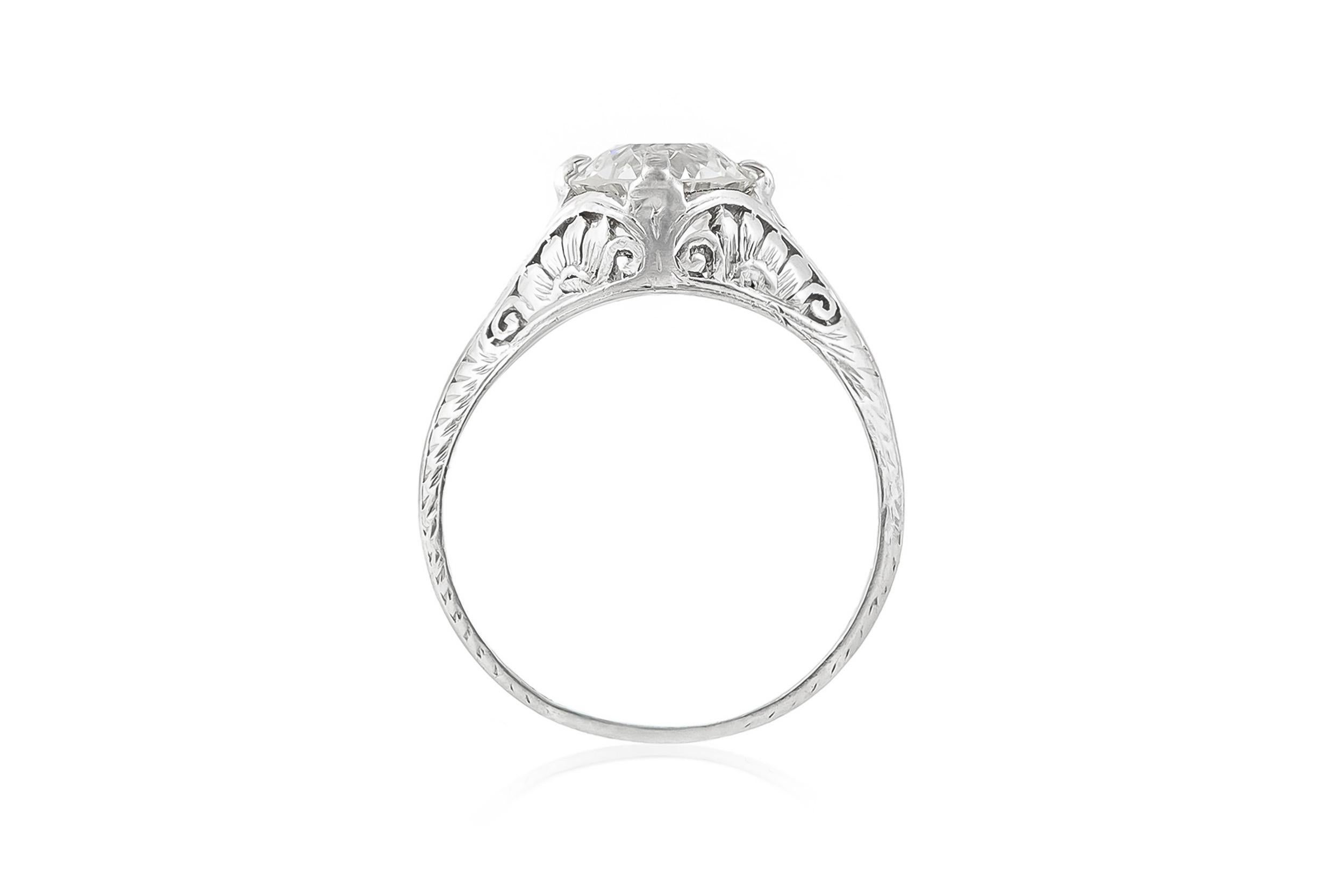 Women's Antique Edwardian 1910s 1.70 Carat Old European Cut Diamond Engagement Ring For Sale