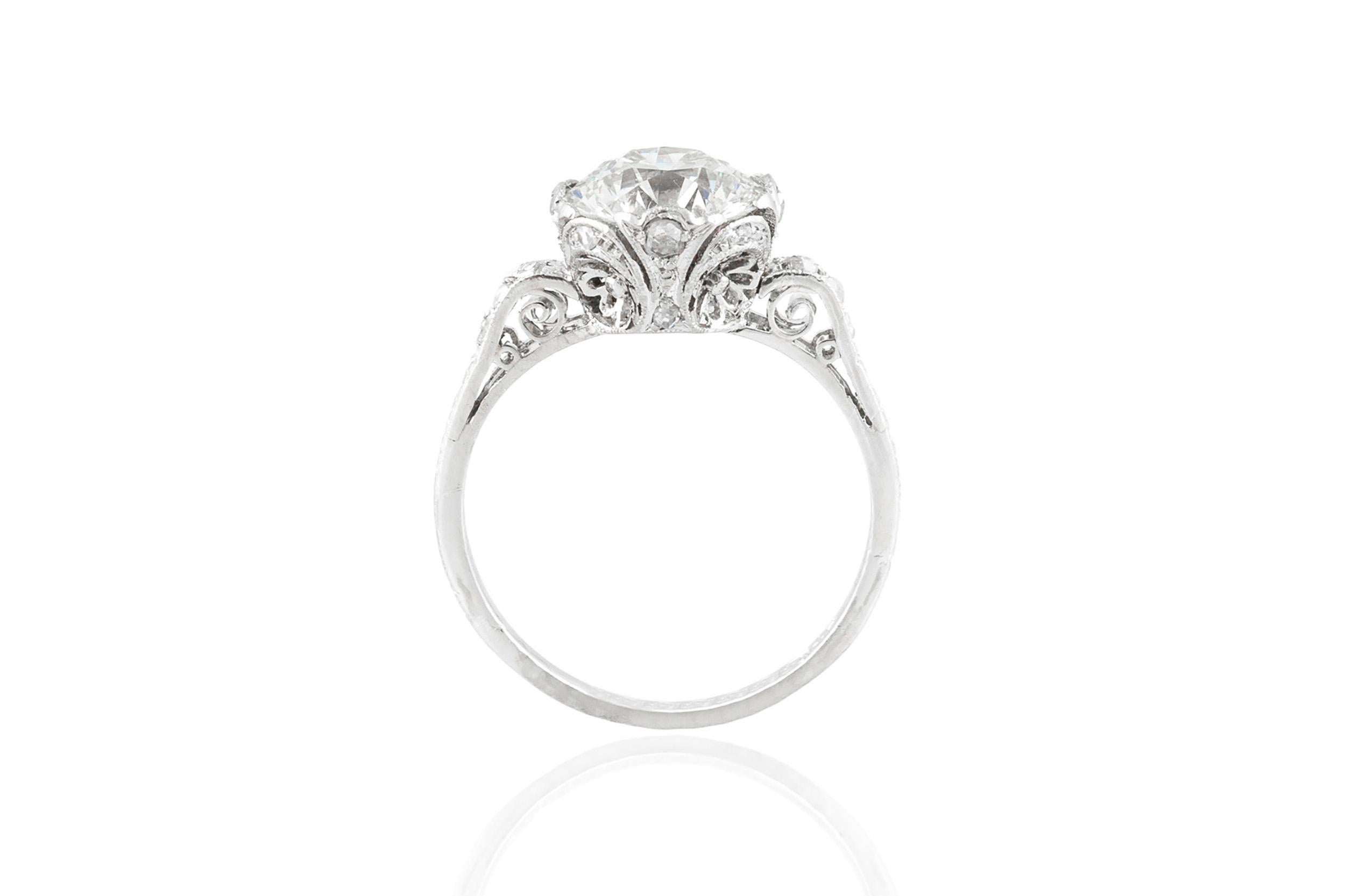 Women's Antique Edwardian 1910s 2.17 Carat Old European Cut Diamond Engagement Ring For Sale