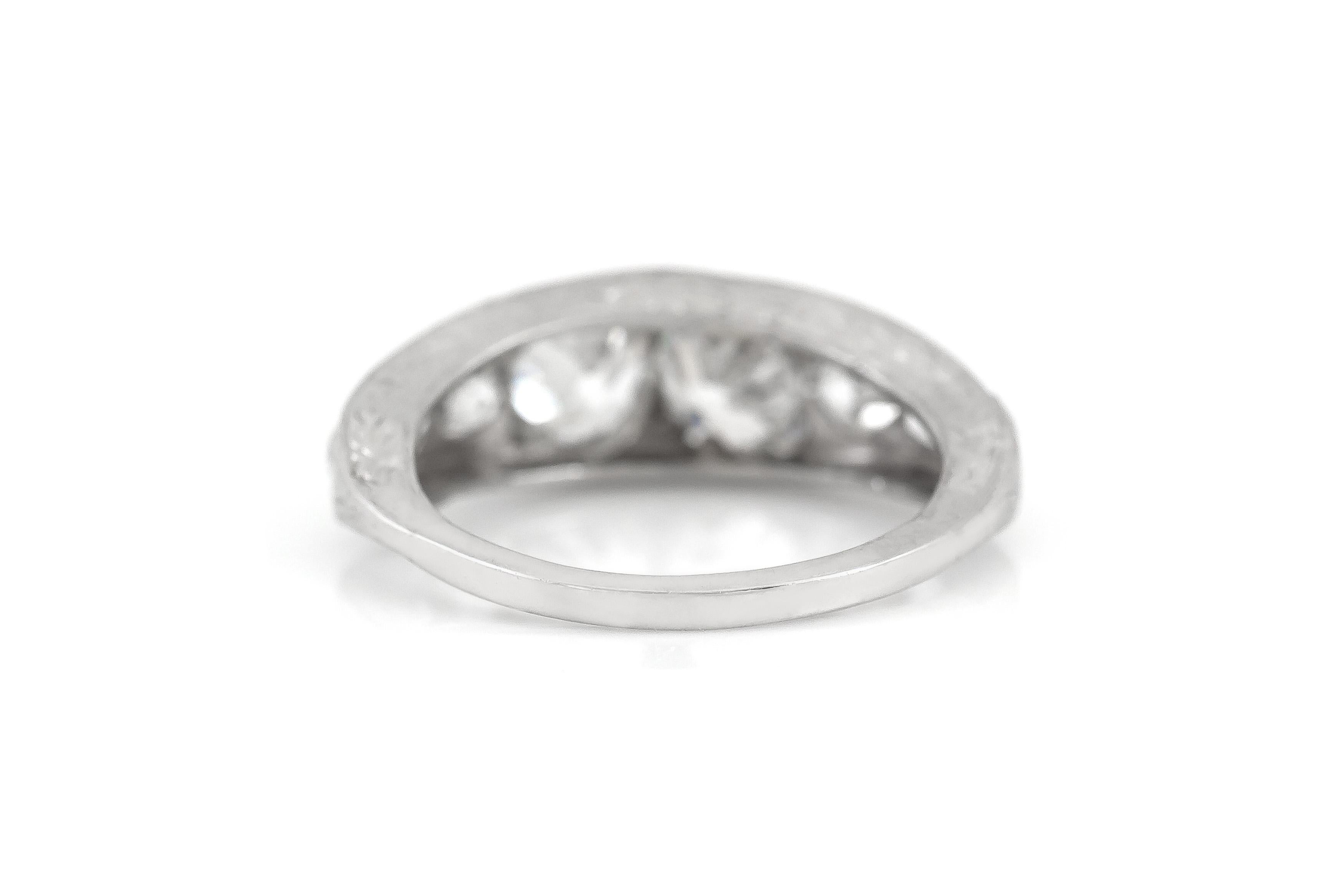 Antike Edwardian 1910s 3,20 Karat Old Mine Cut Diamanten Ring (Alteuropäischer Brillantschliff) im Angebot