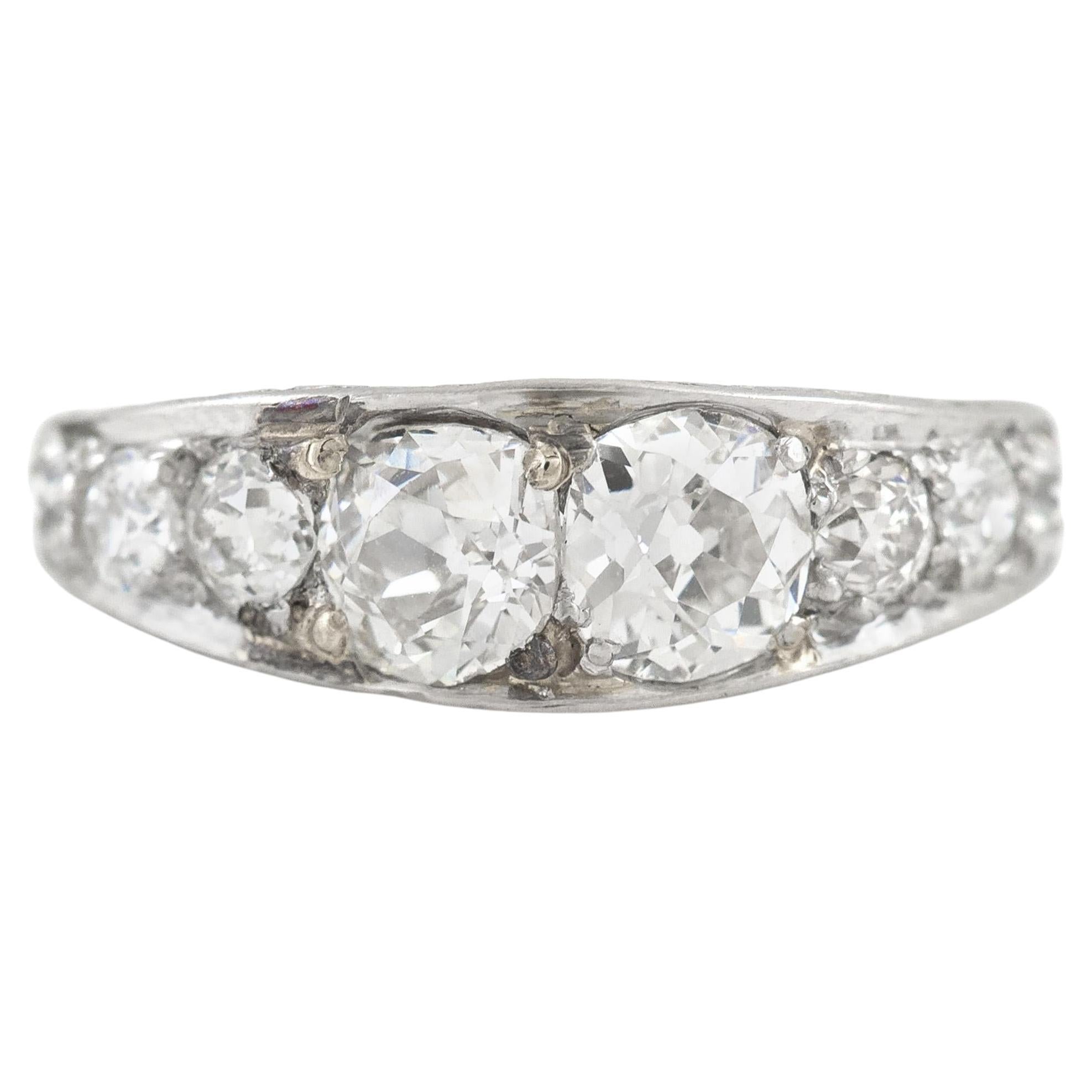 Antike Edwardian 1910s 3,20 Karat Old Mine Cut Diamanten Ring im Angebot